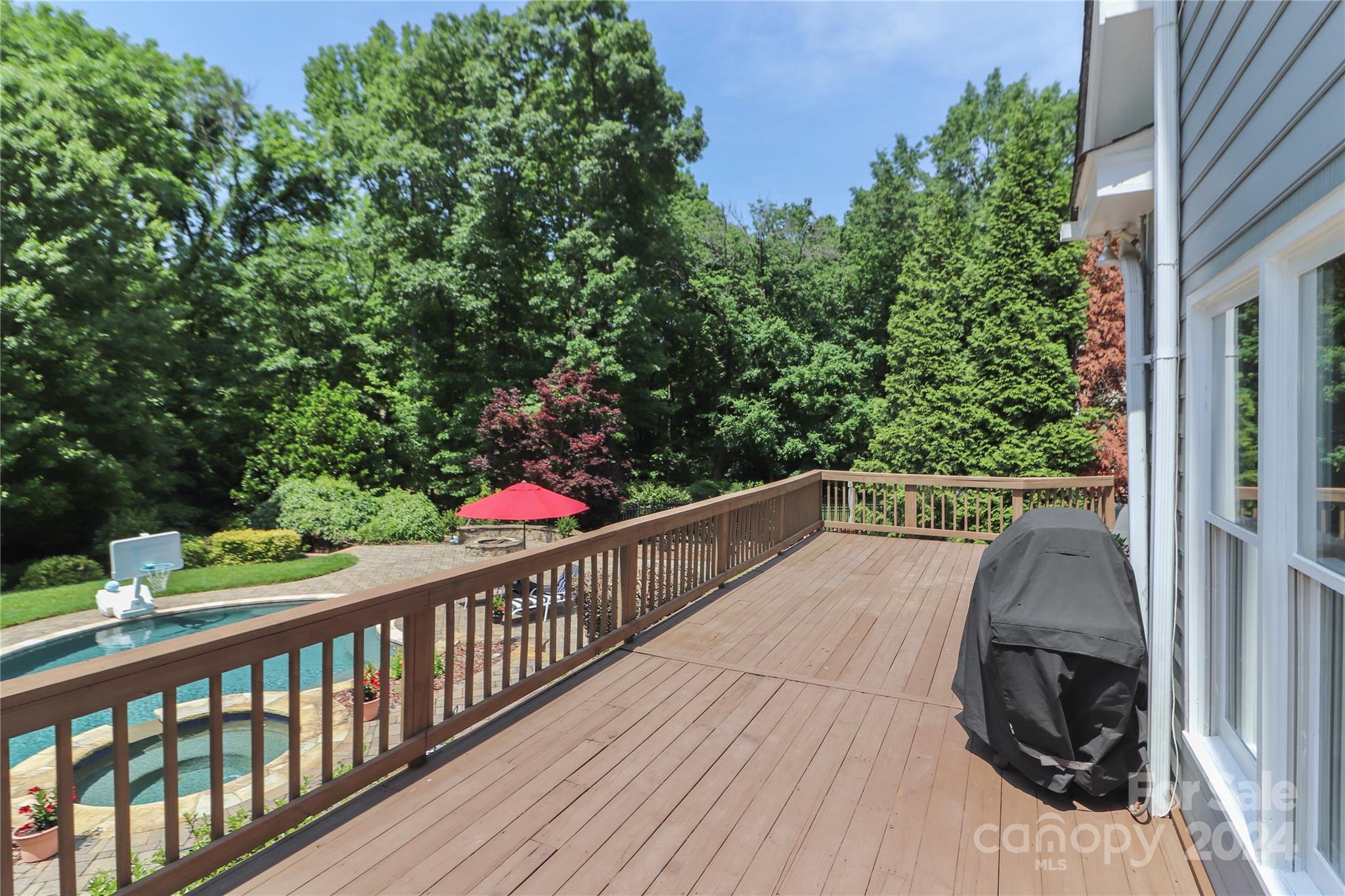 4915 Crownvista Drive