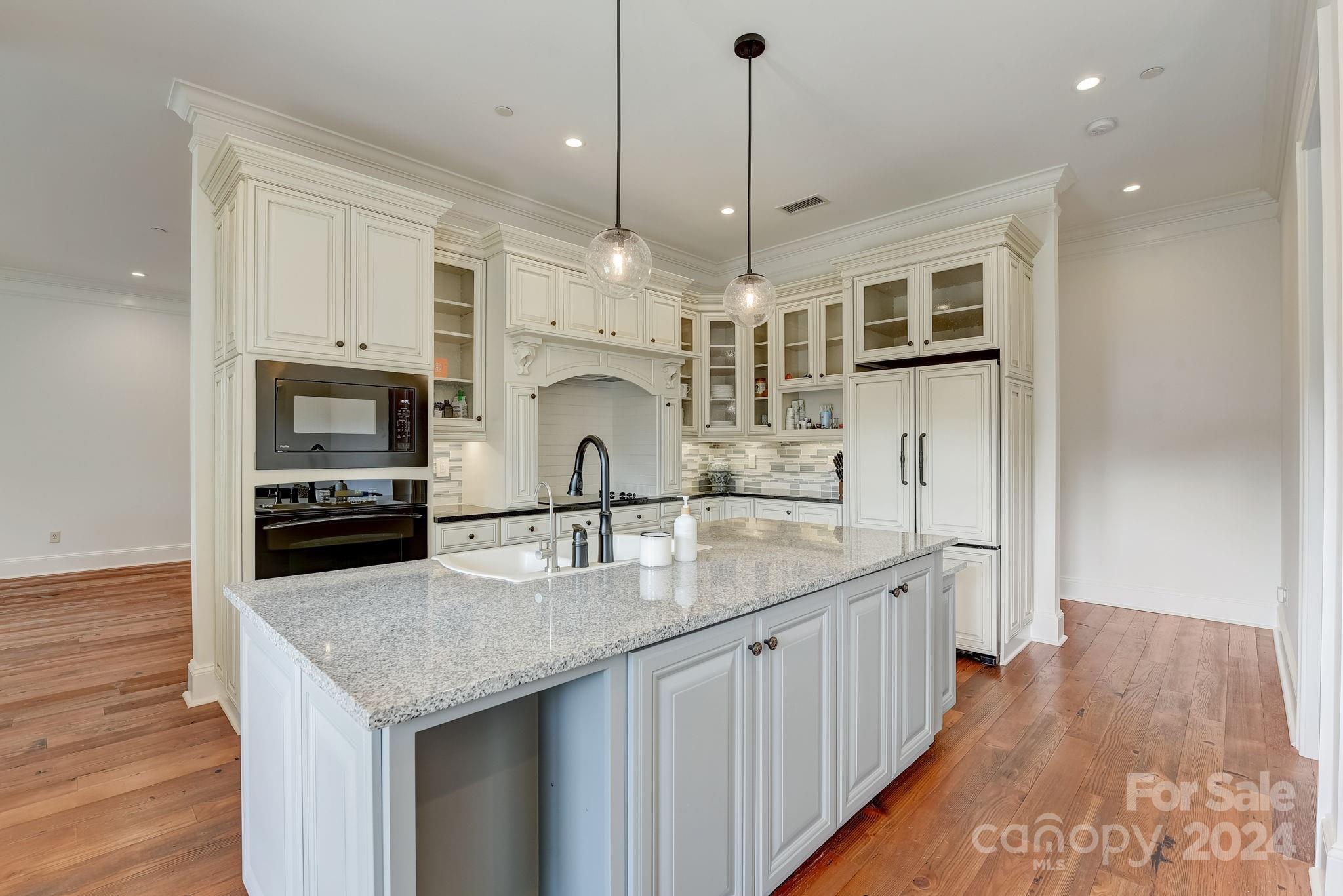 2823 Providence Road Unit: 338