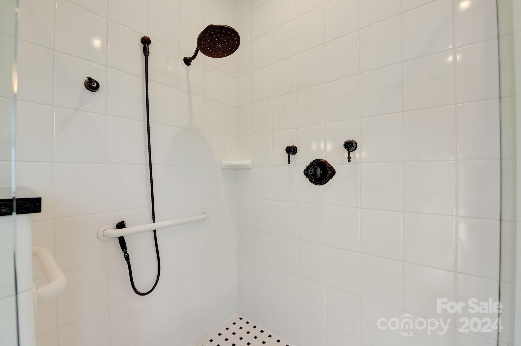 2823 Providence Road Unit: 338