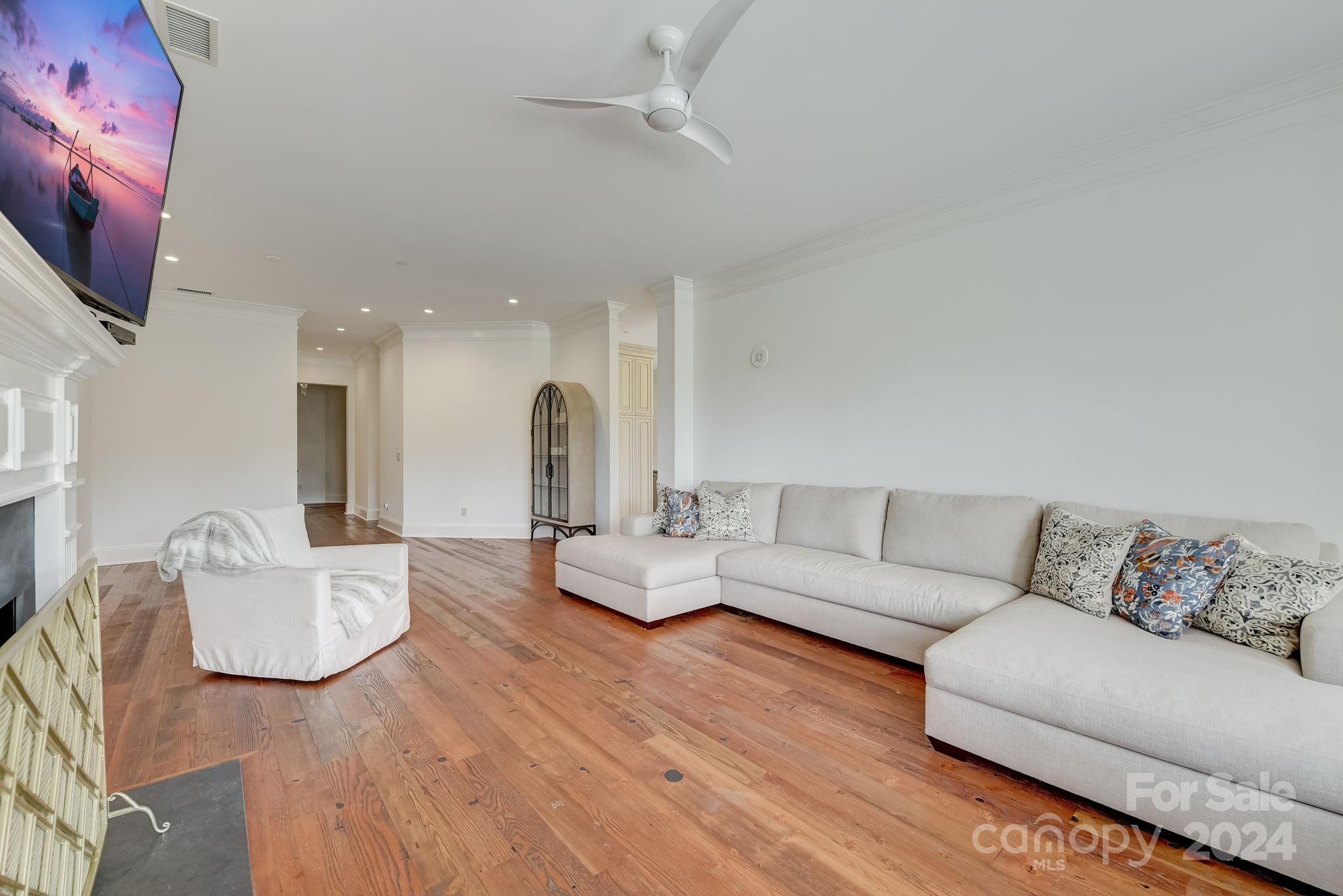 2823 Providence Road Unit: 338