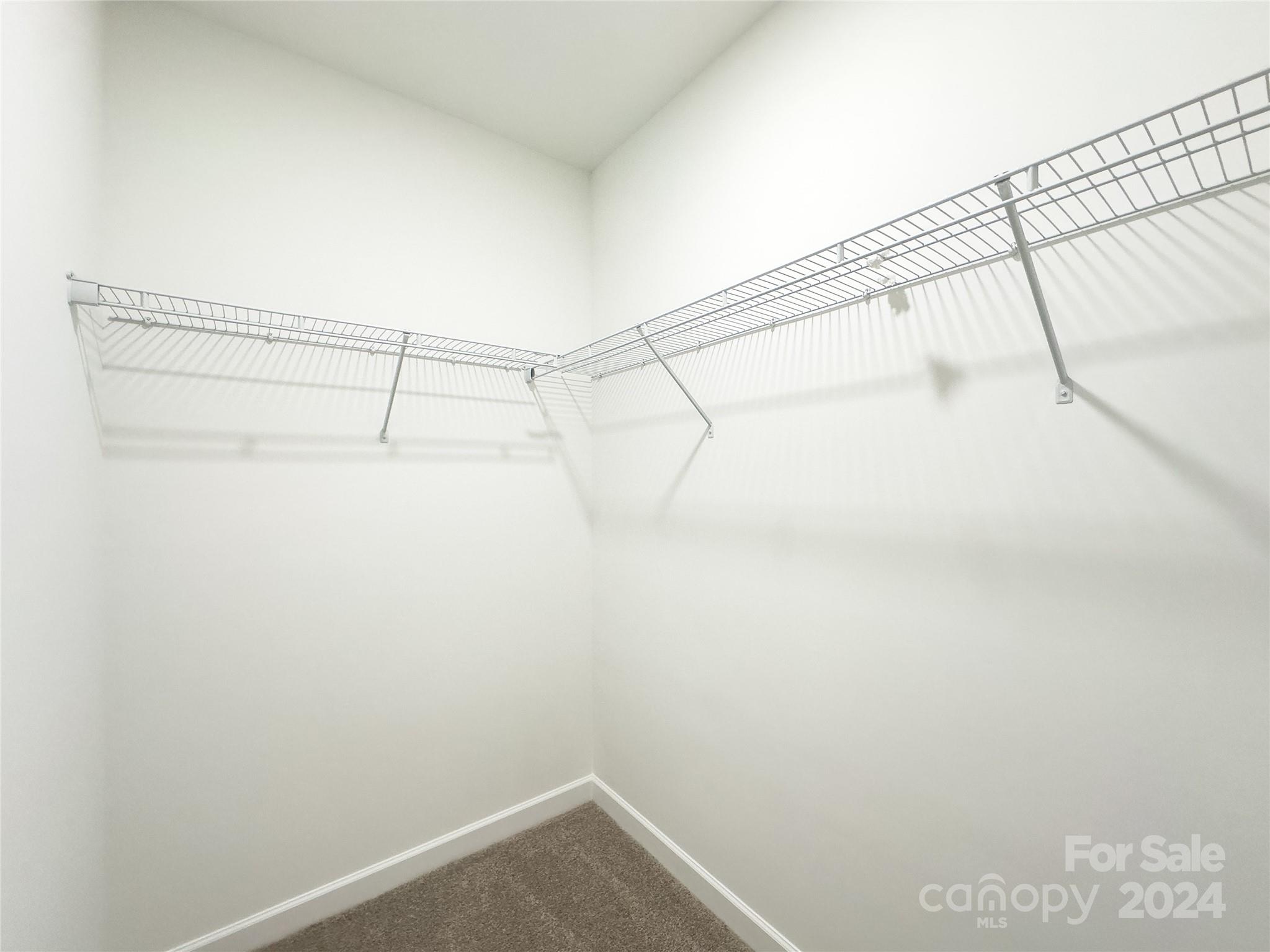 542 Castlewood Circle