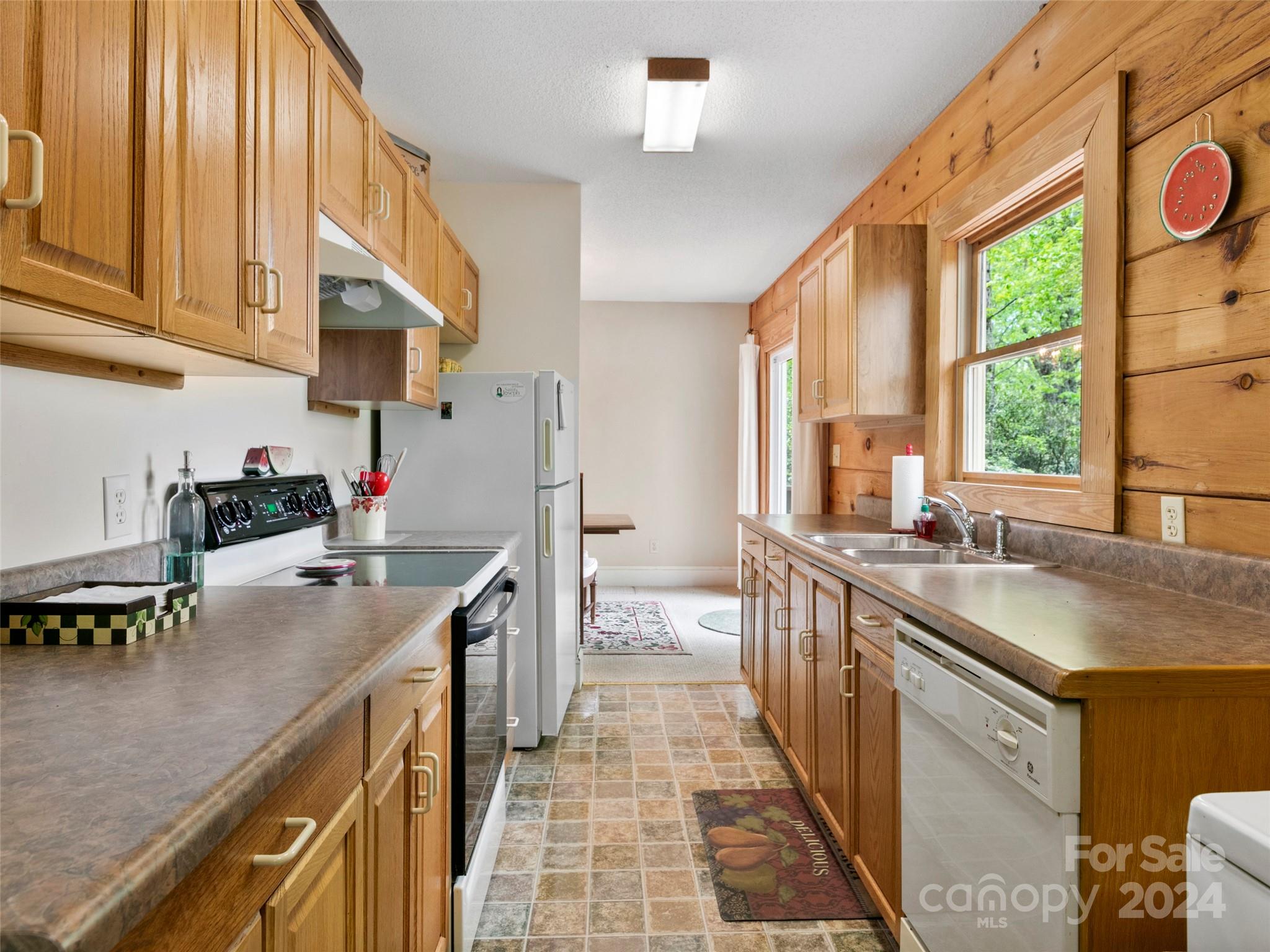 559 Roaring Rock Road