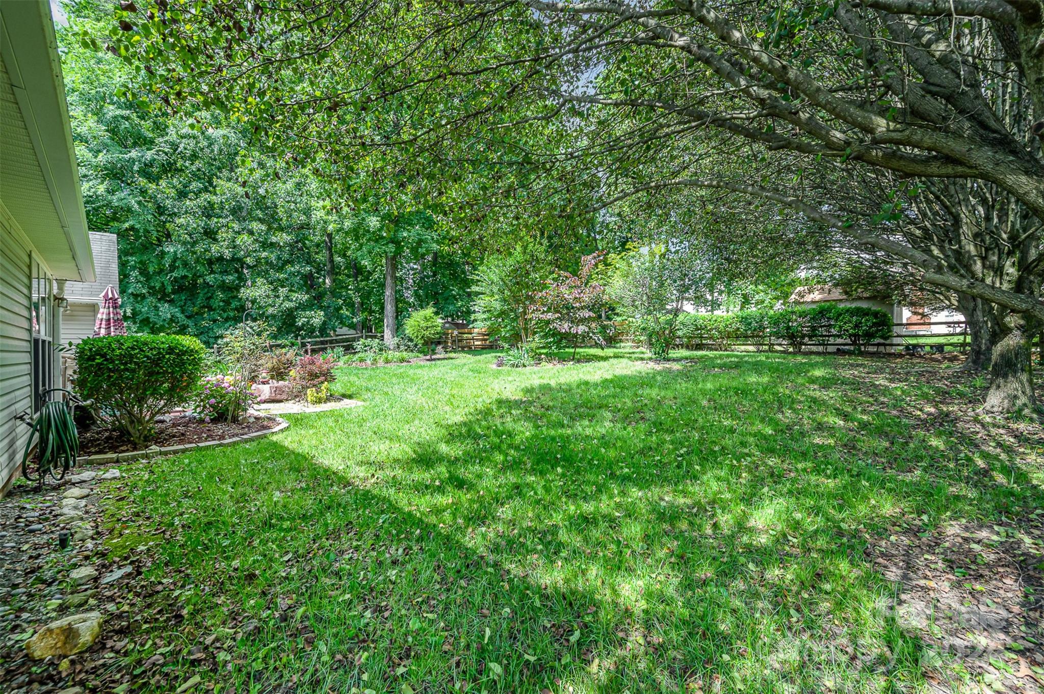 6421 Goldenblush Circle