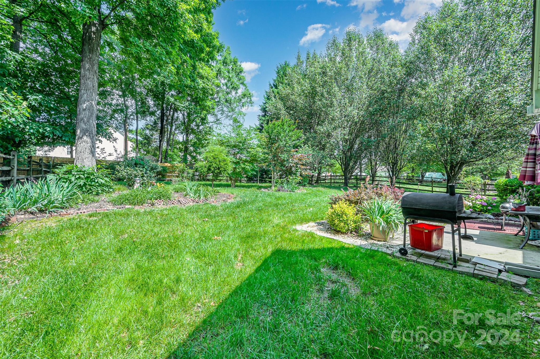 6421 Goldenblush Circle