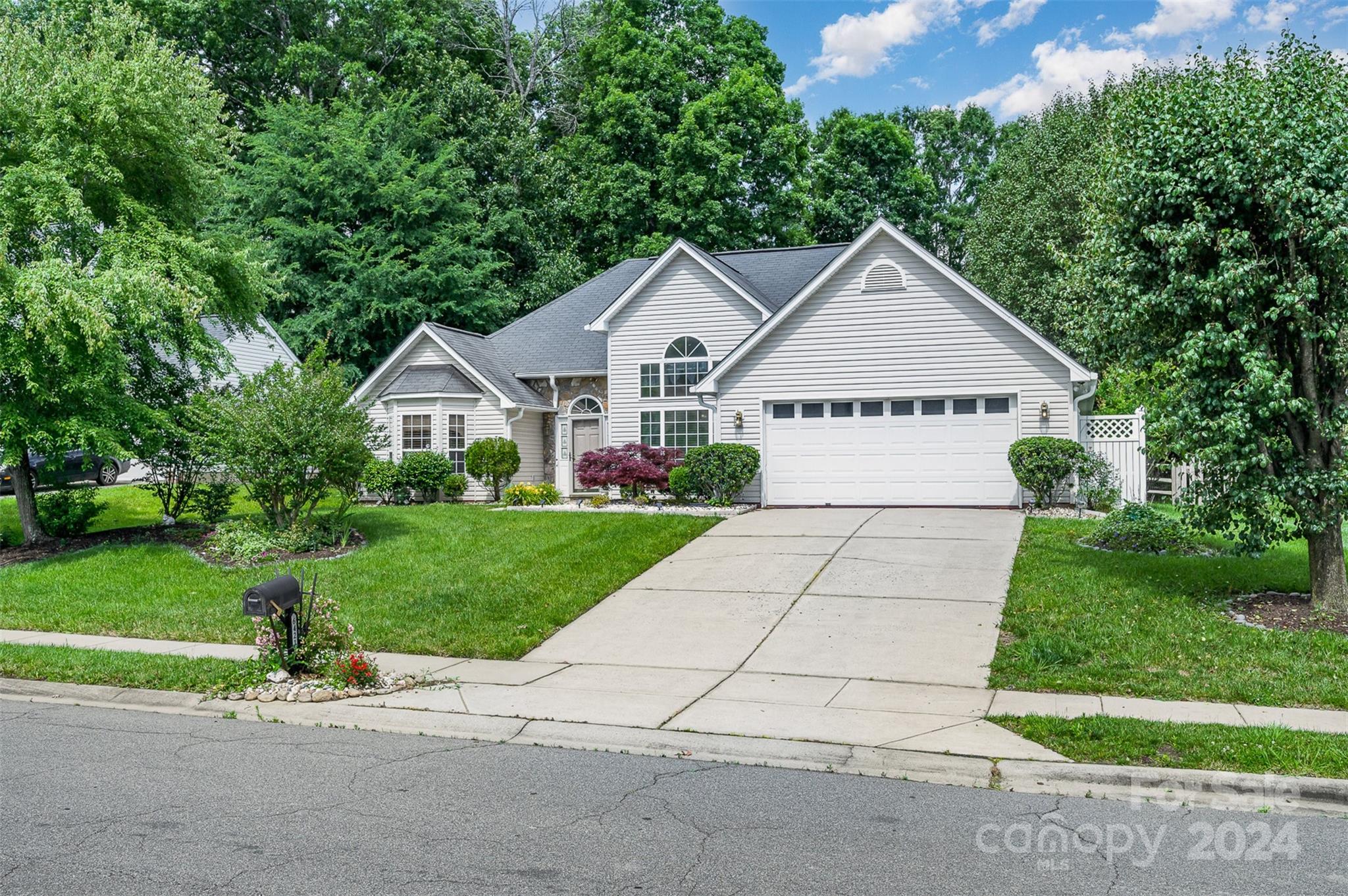 6421 Goldenblush Circle