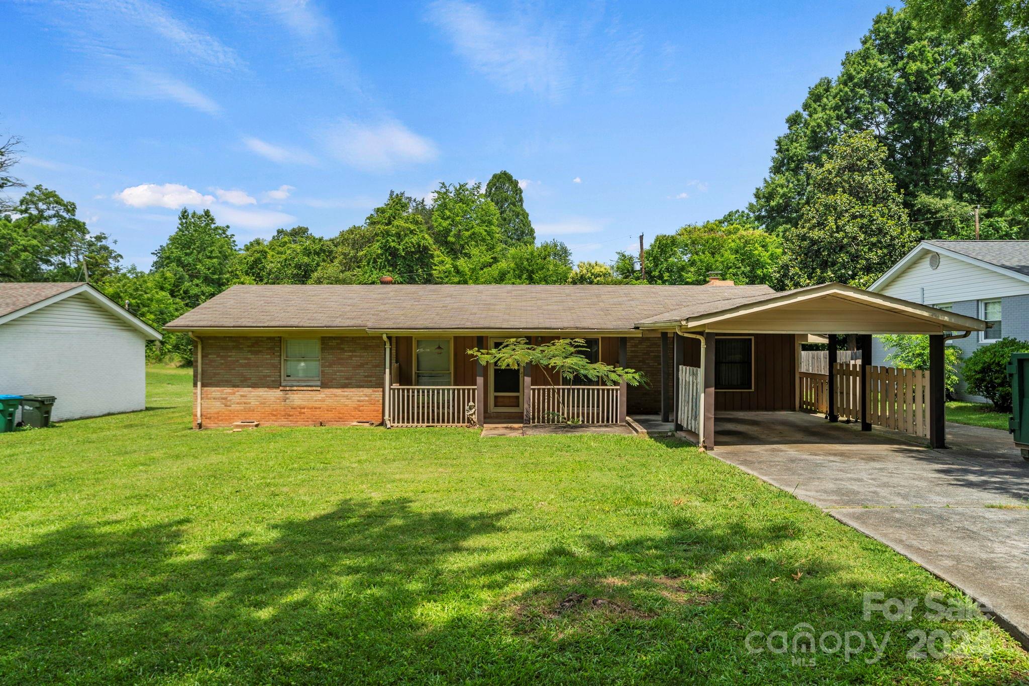 325 Club View Lane