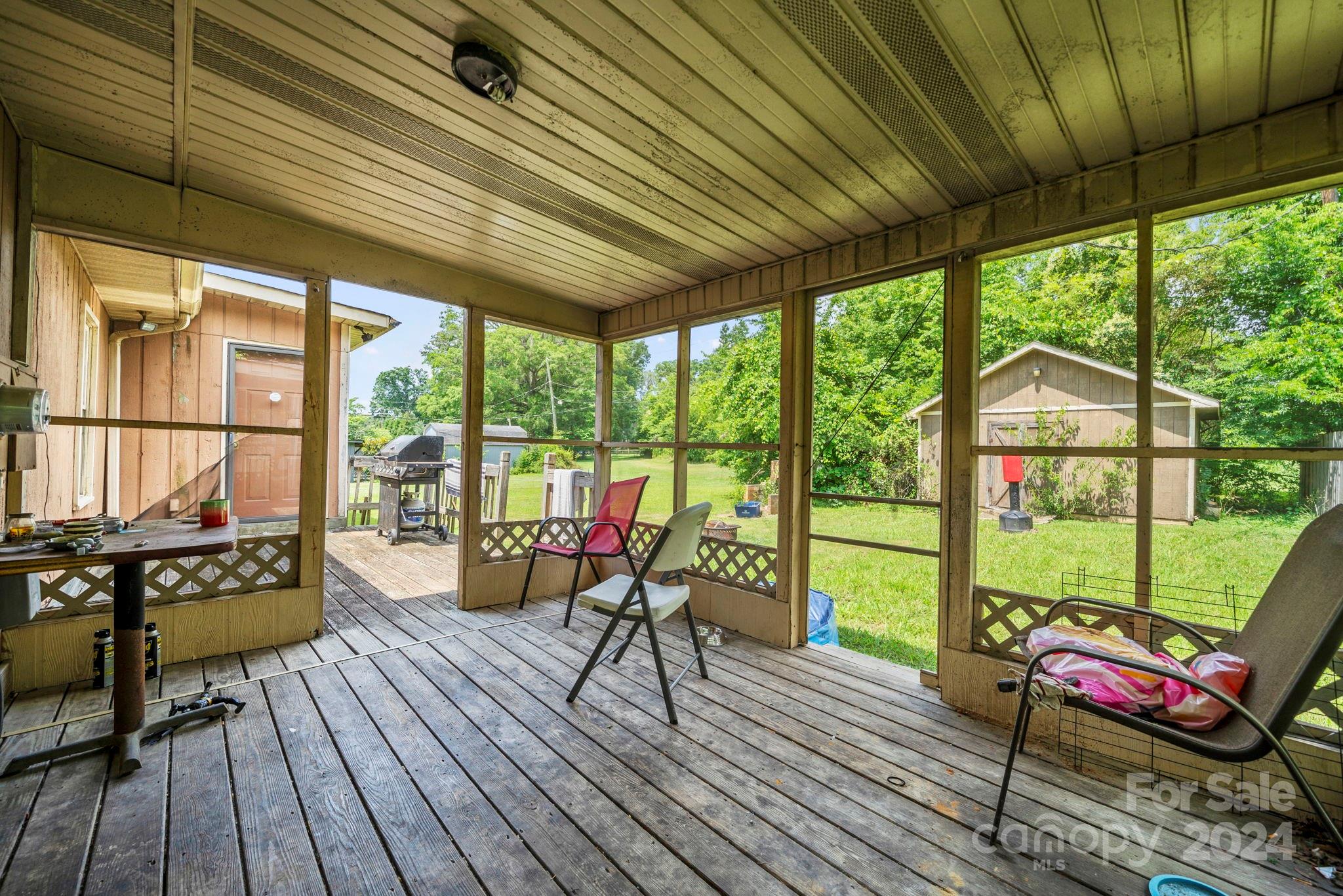 325 Club View Lane