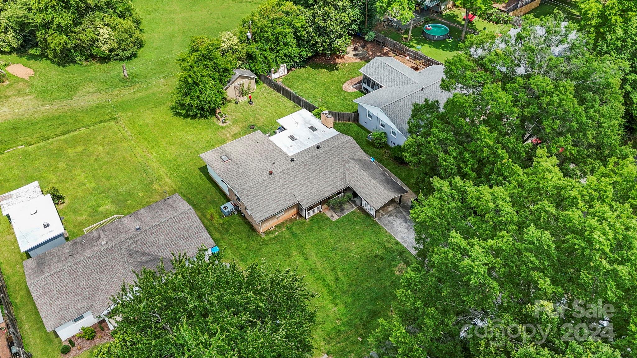 325 Club View Lane