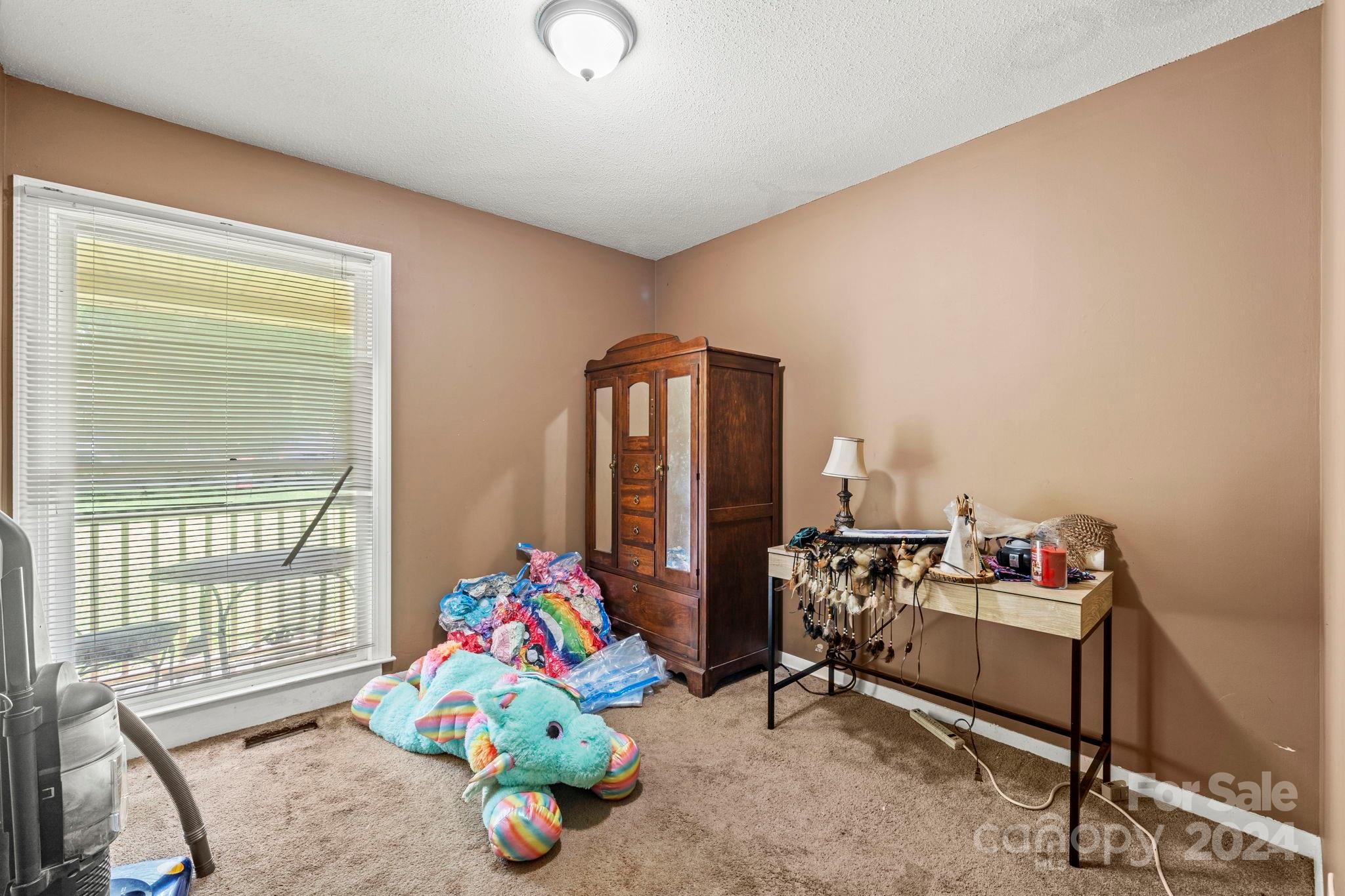 325 Club View Lane