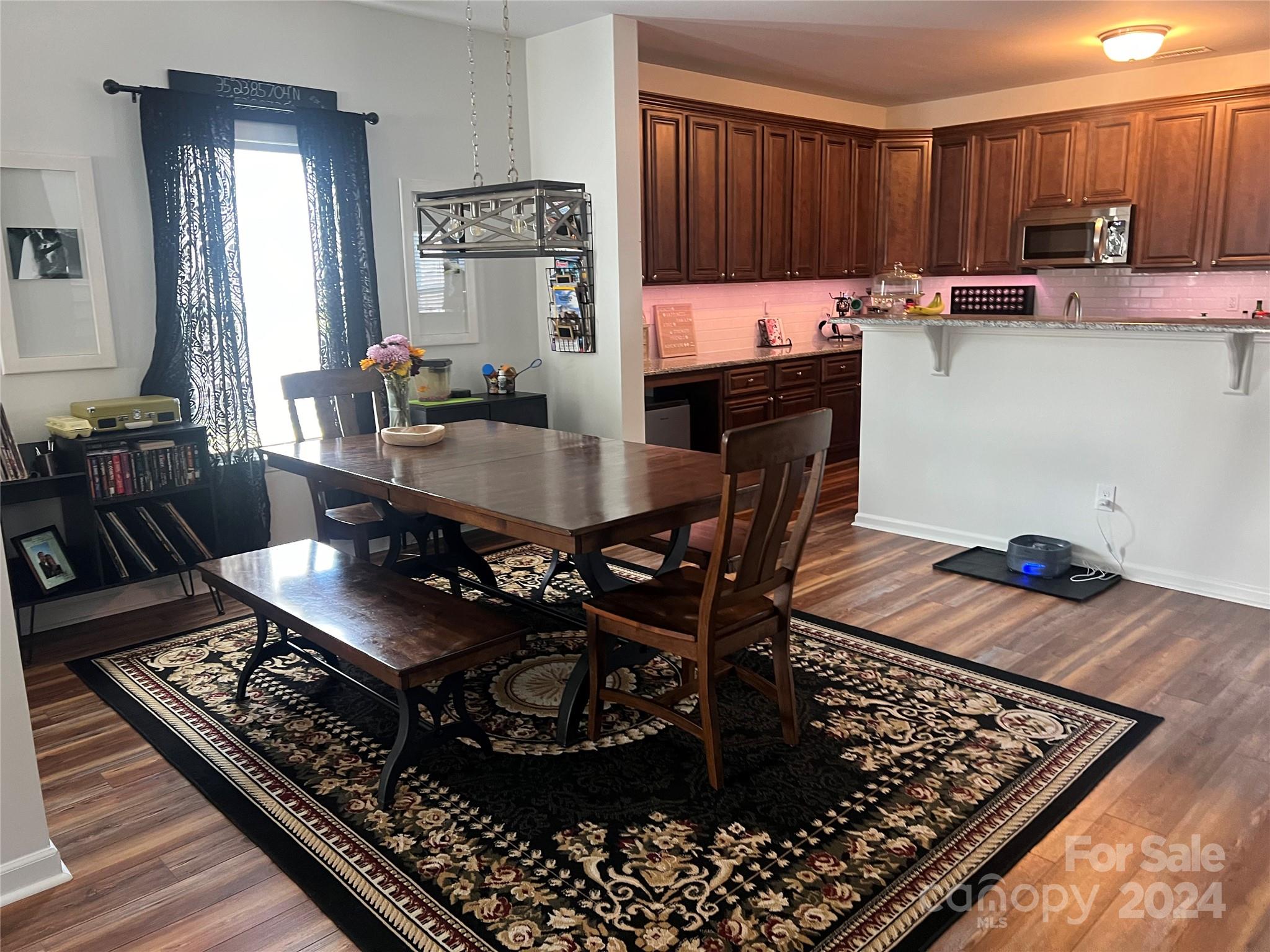 204 English Oak Lane