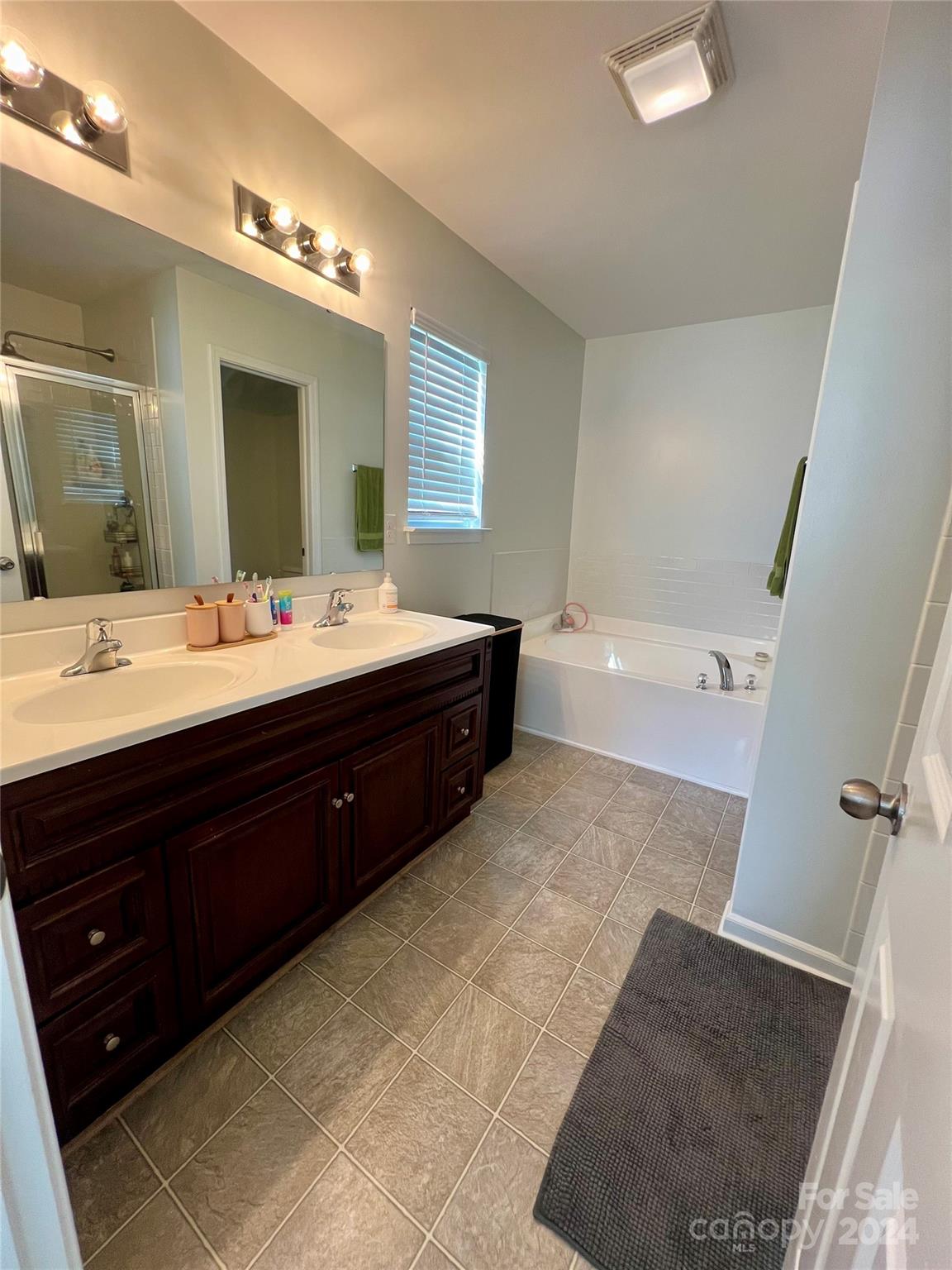 204 English Oak Lane