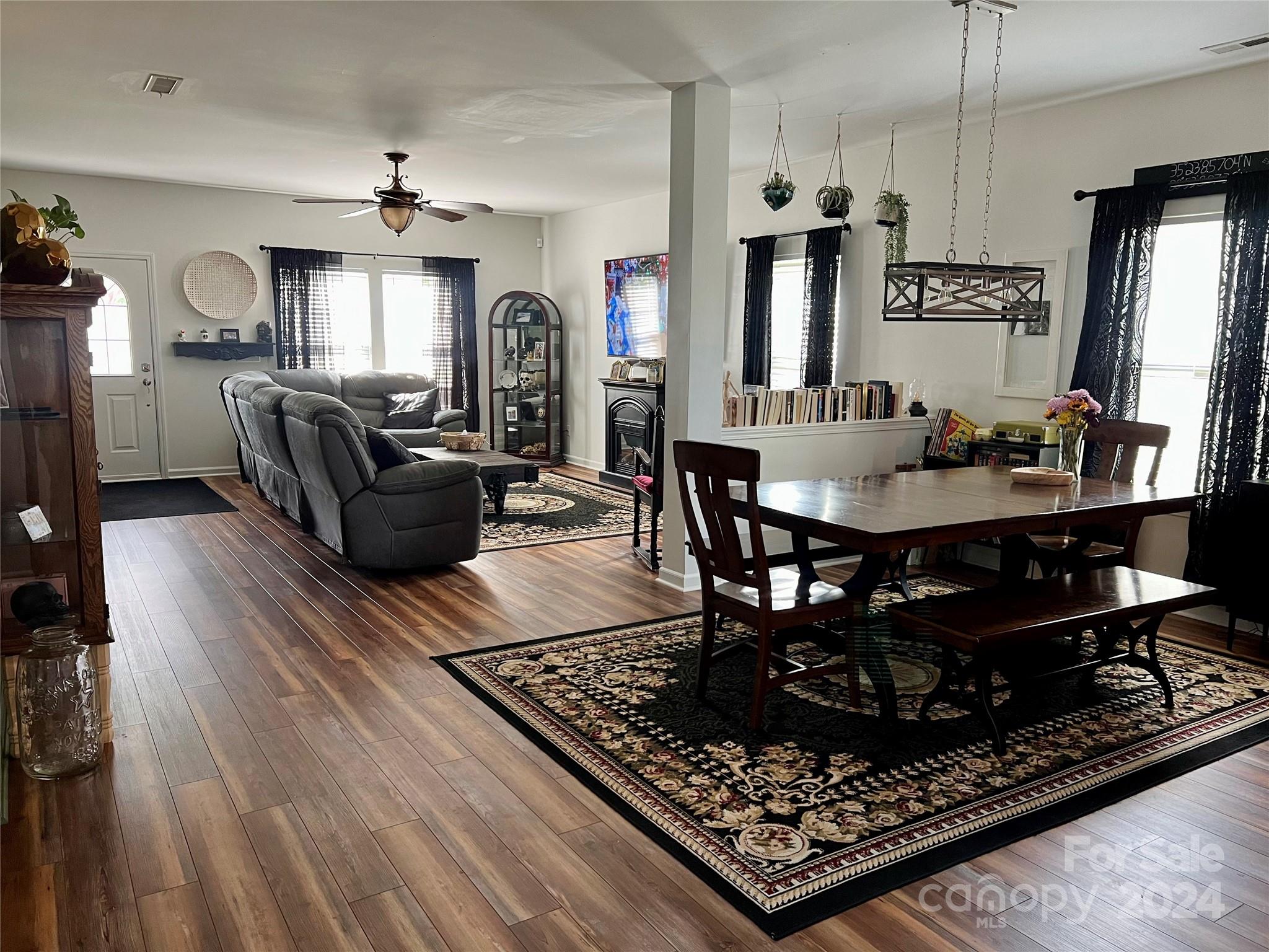 204 English Oak Lane