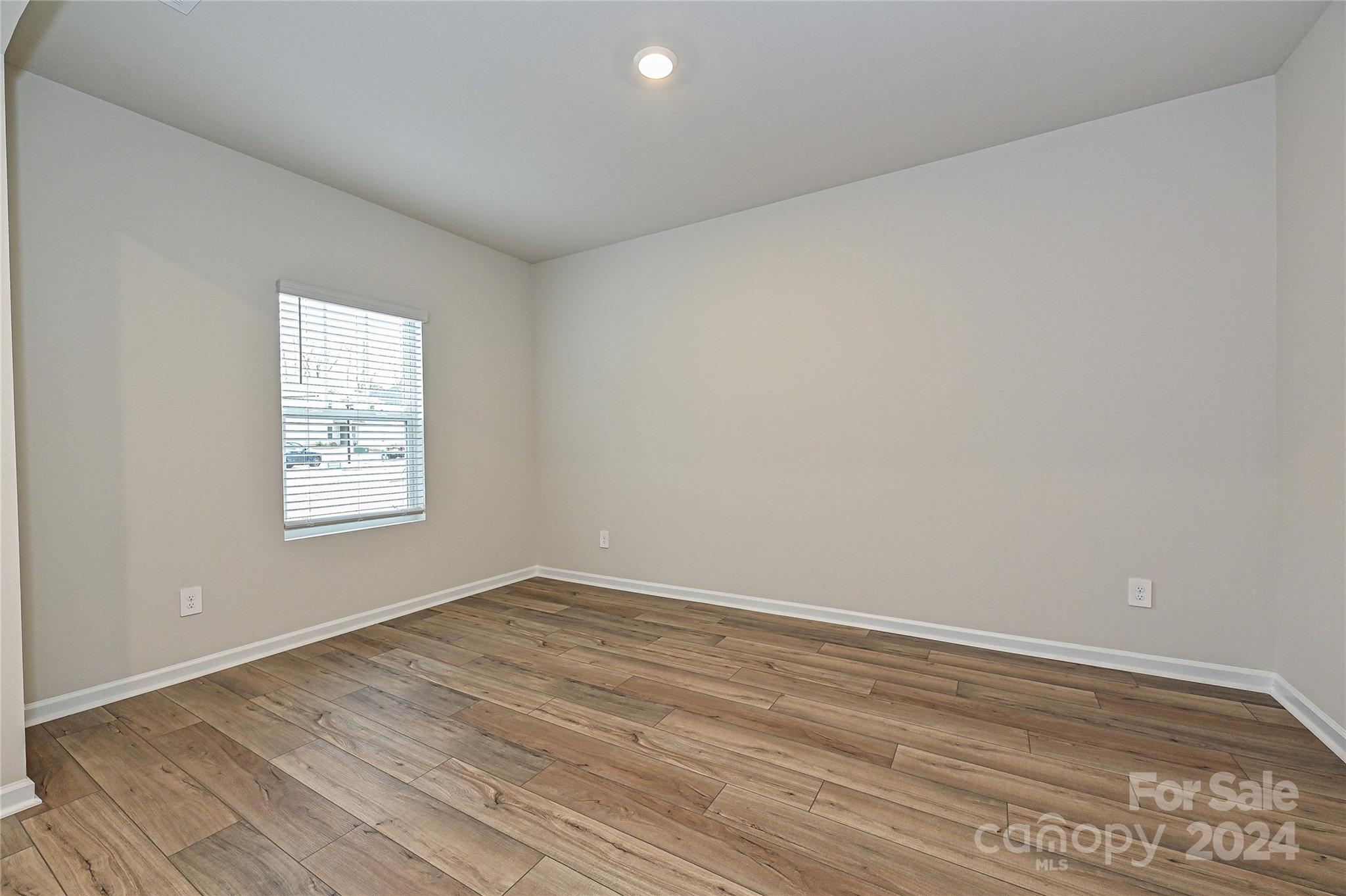 1915 Silver Canoe Way
