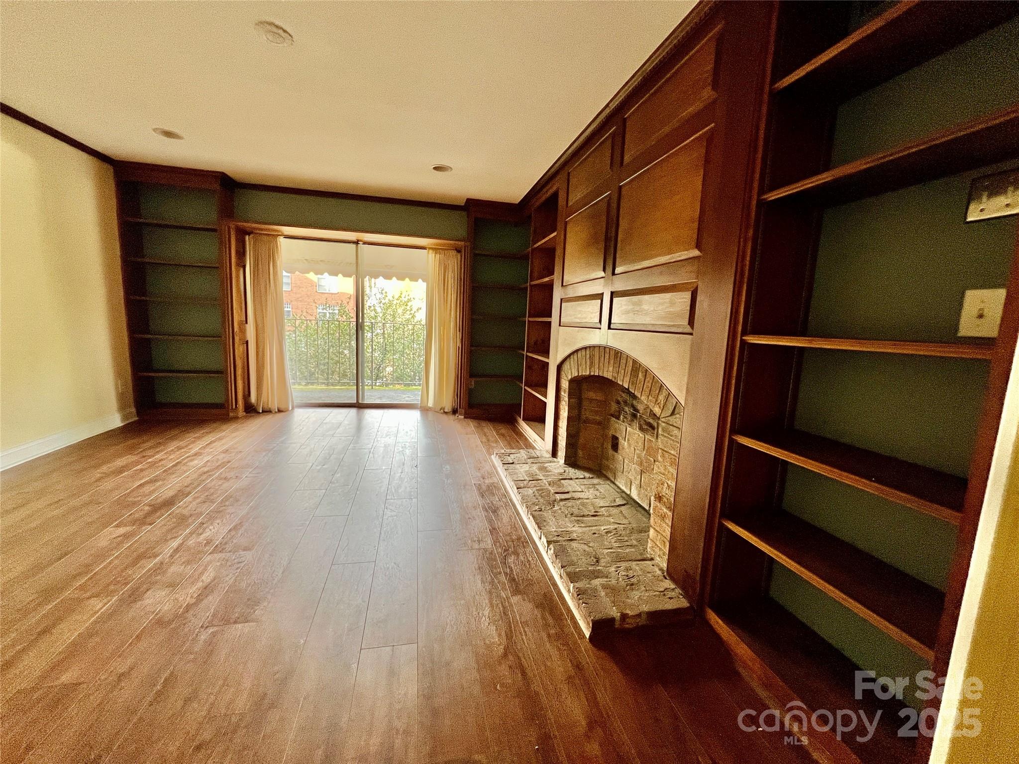 1323 Queens Road Unit: 212
