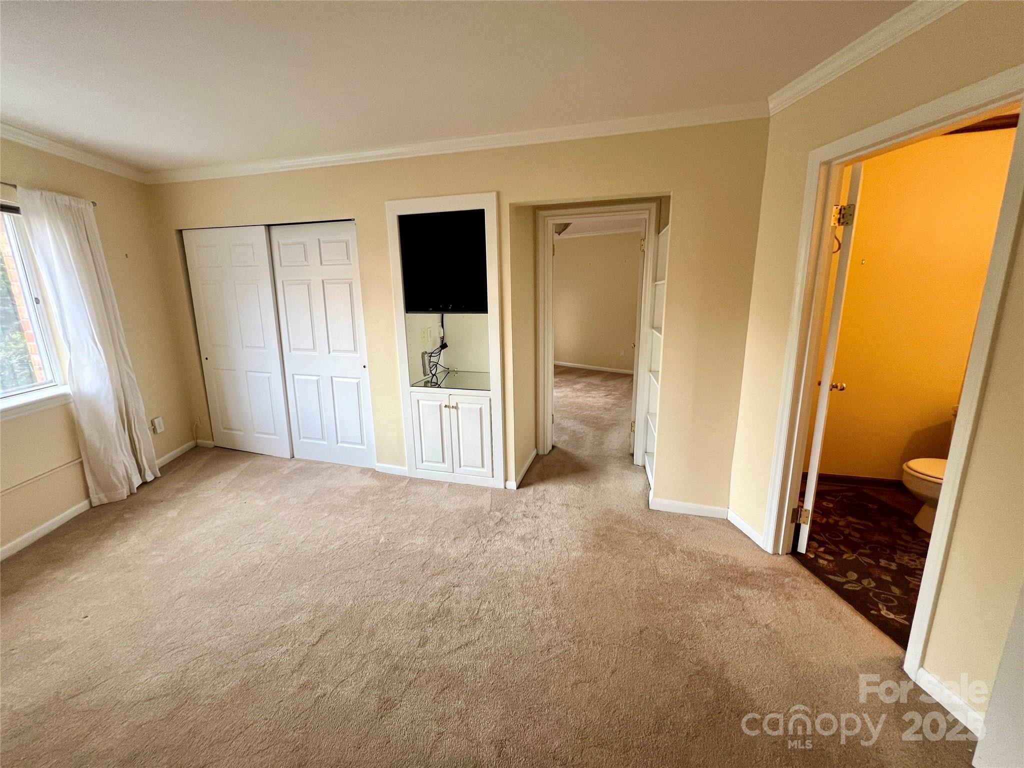 1323 Queens Road Unit: 212