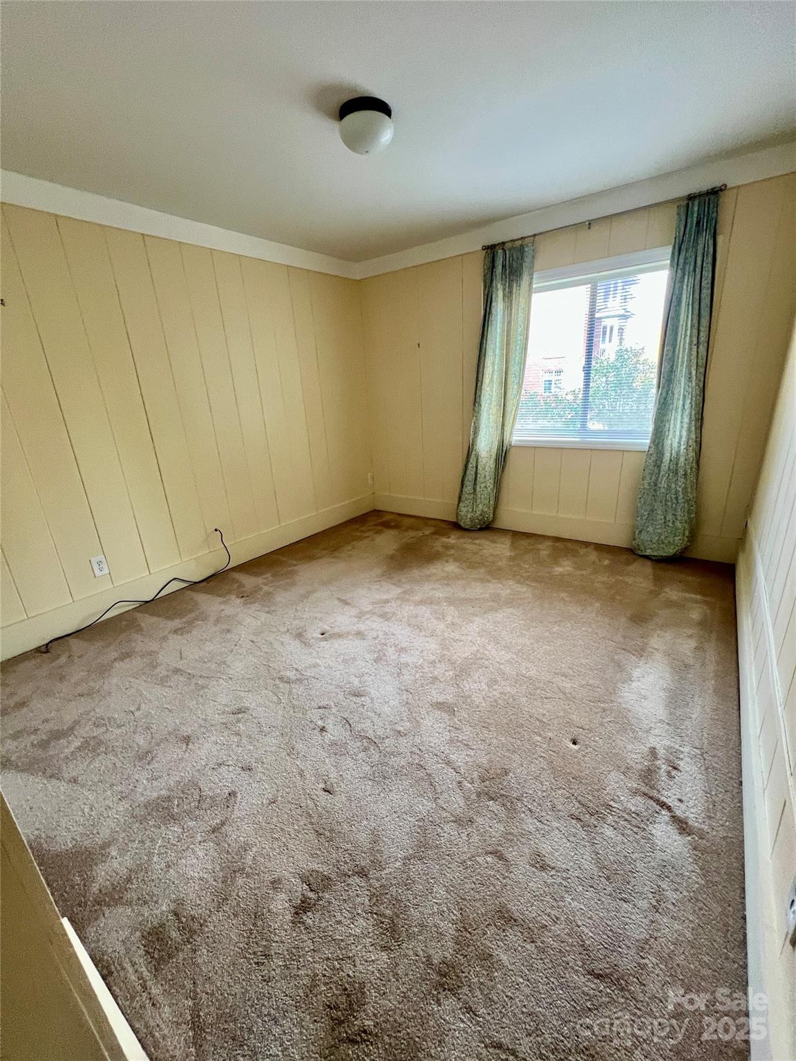 1323 Queens Road Unit: 212