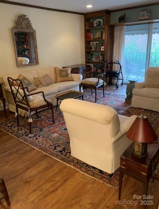 1323 Queens Road Unit: 212