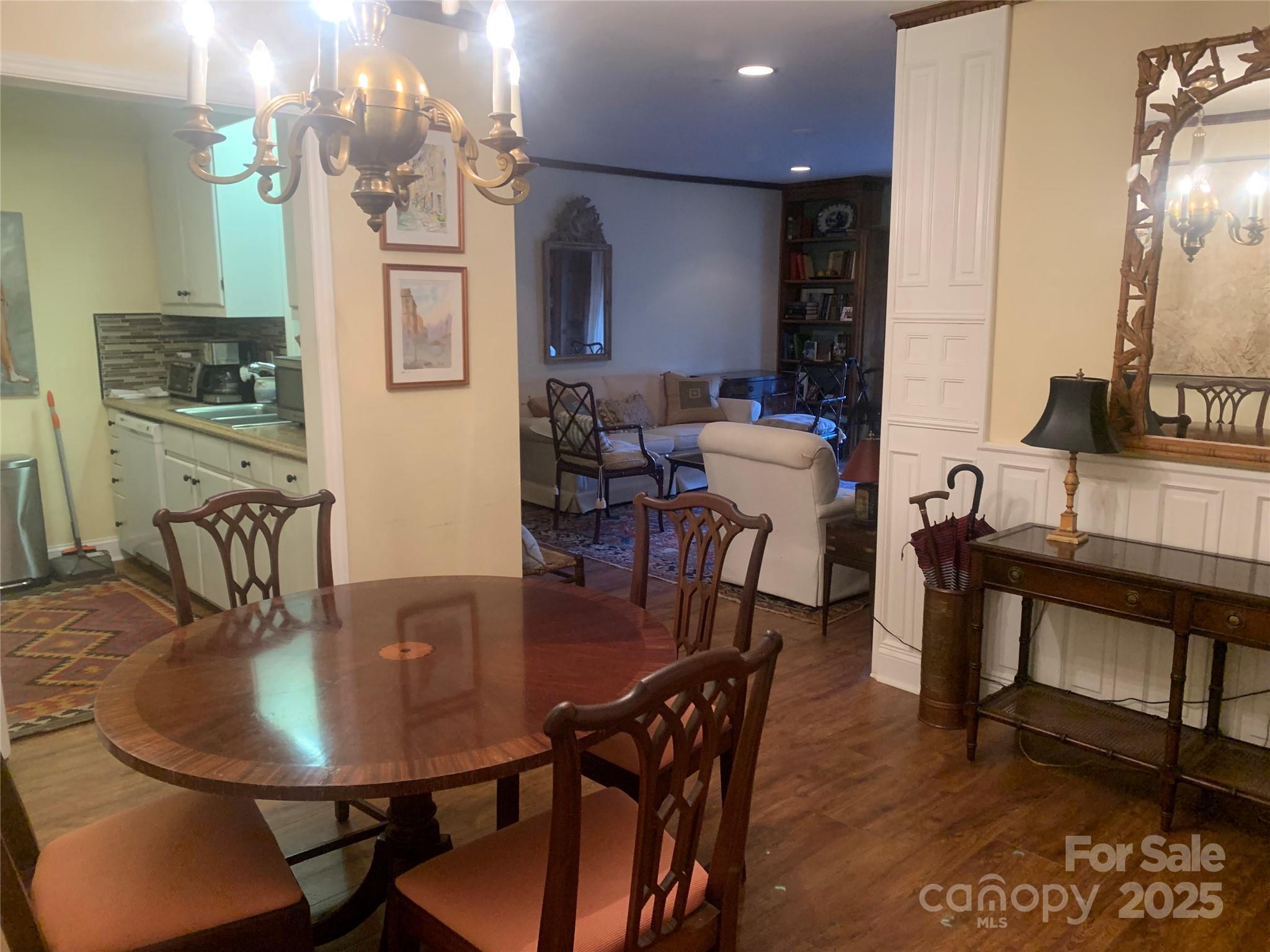 1323 Queens Road Unit: 212