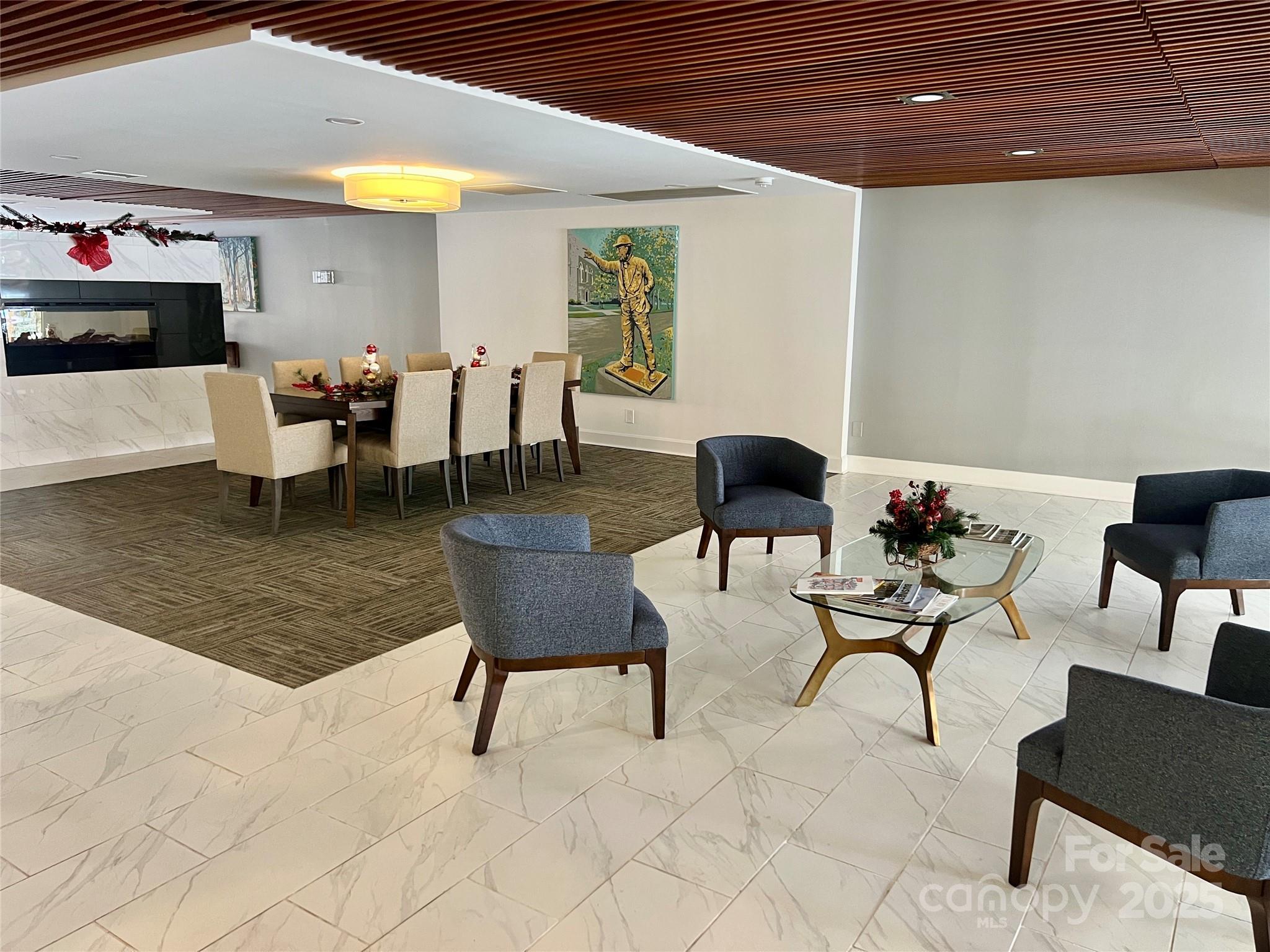 1323 Queens Road Unit: 212