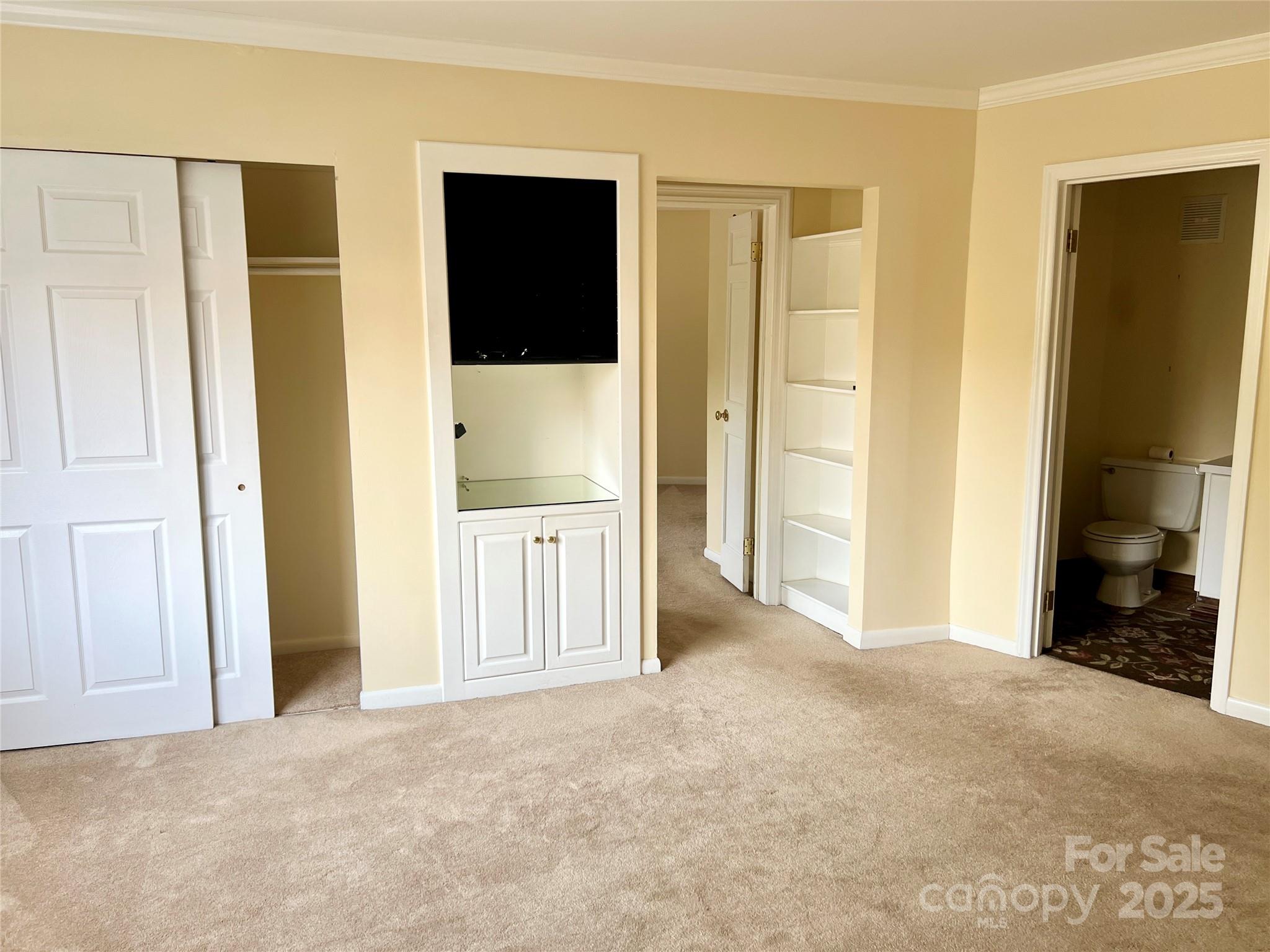 1323 Queens Road Unit: 212