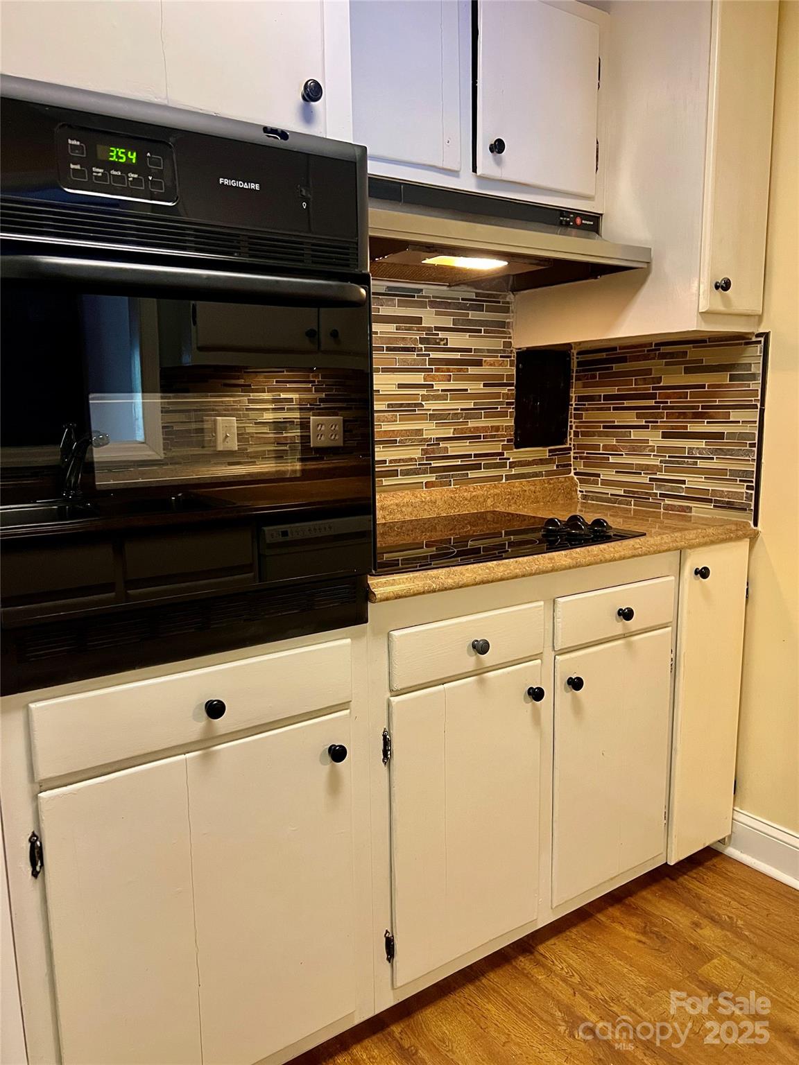 1323 Queens Road Unit: 212