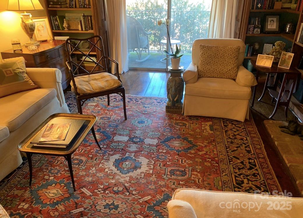 1323 Queens Road Unit: 212