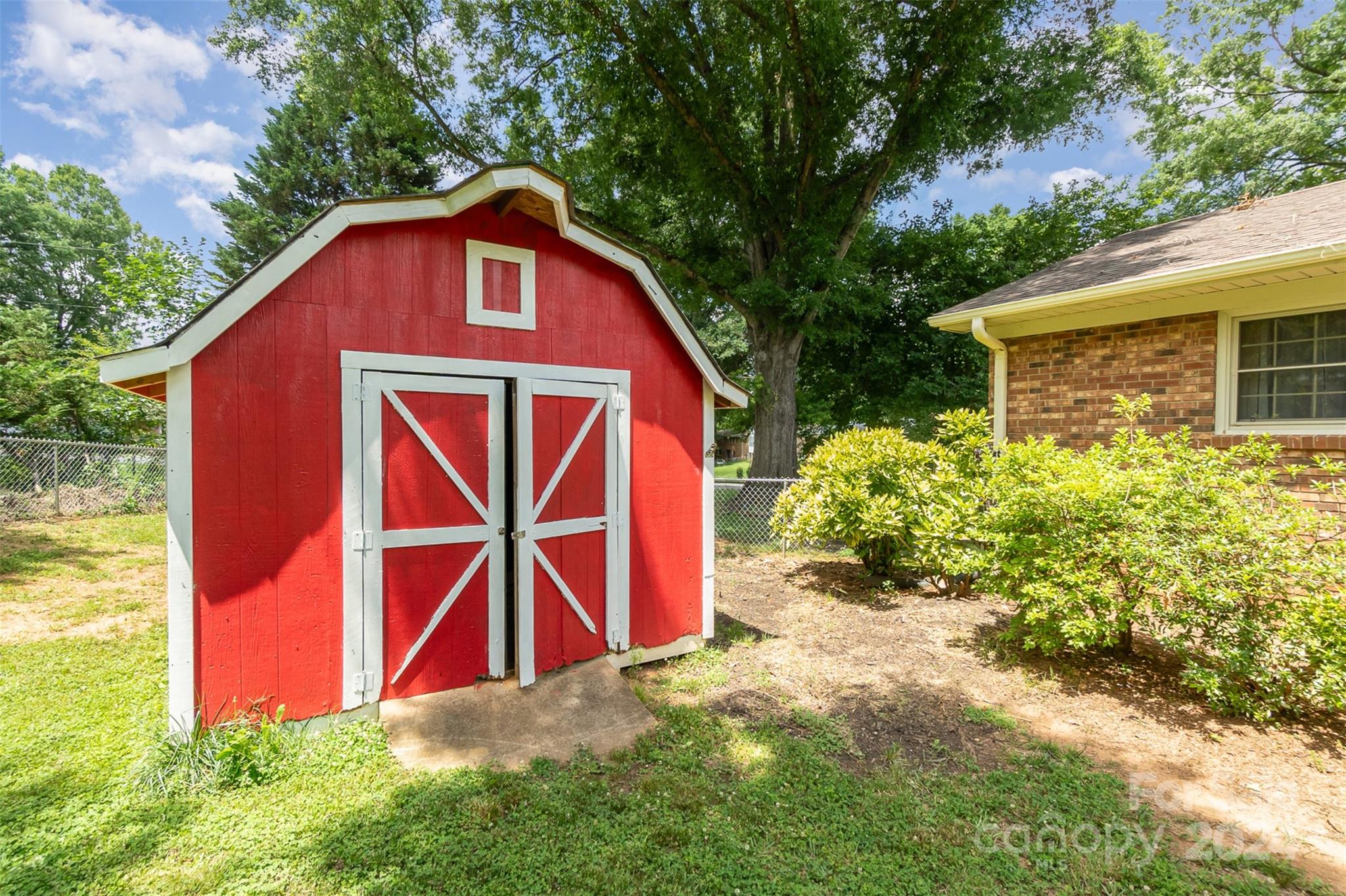107 N 10th Avenue