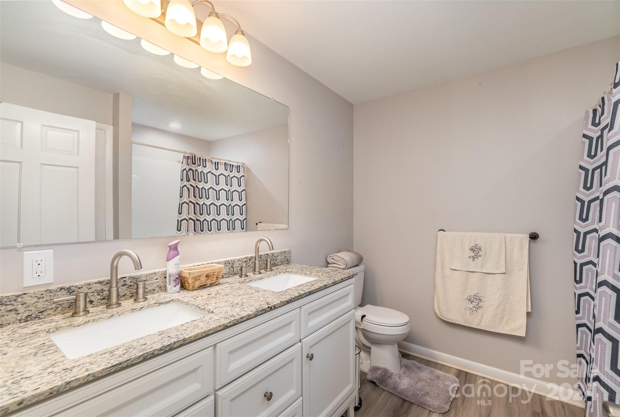 107 N 10th Avenue