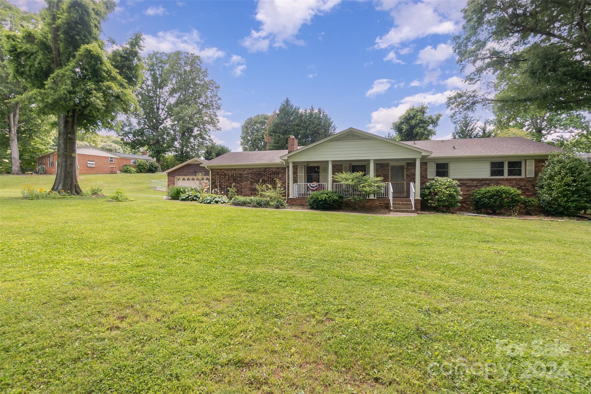 107 N 10th Avenue
