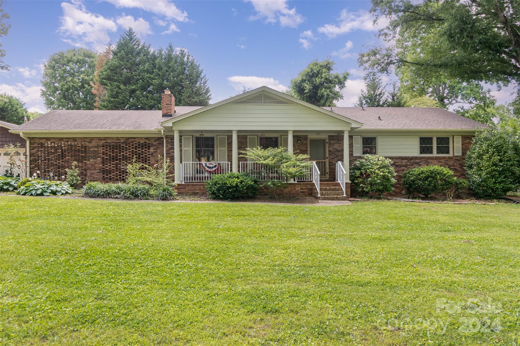 107 N 10th Avenue