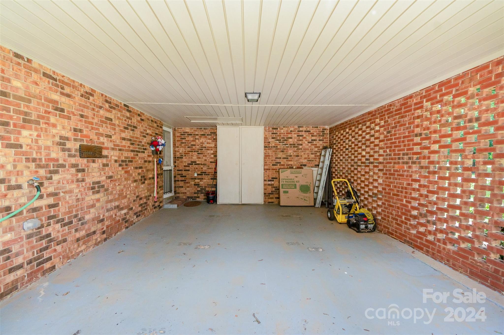 107 N 10th Avenue