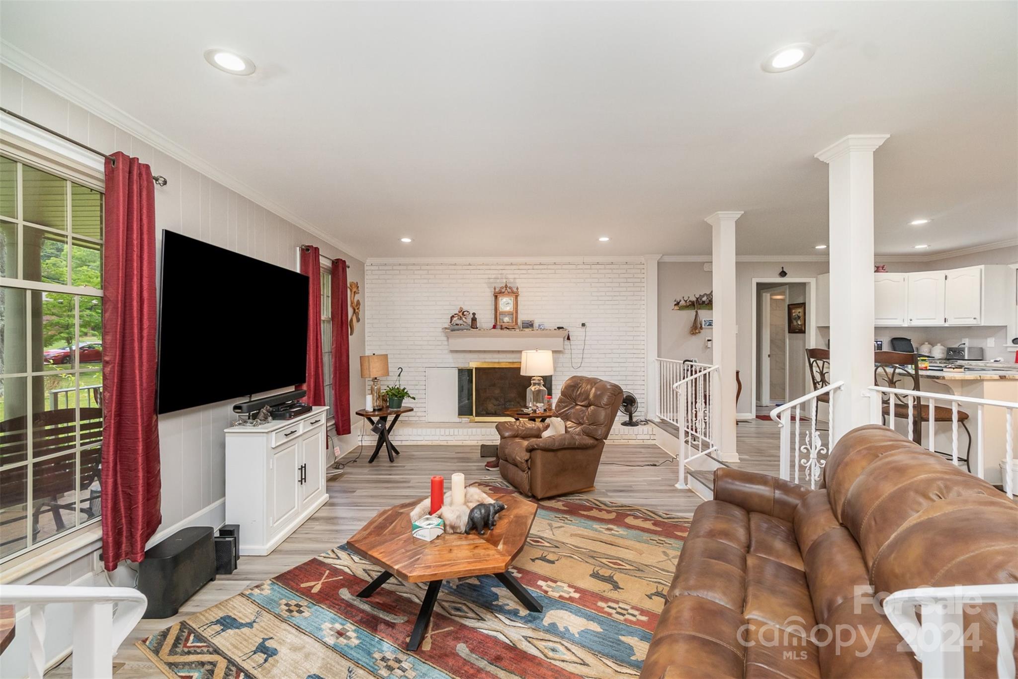 107 N 10th Avenue