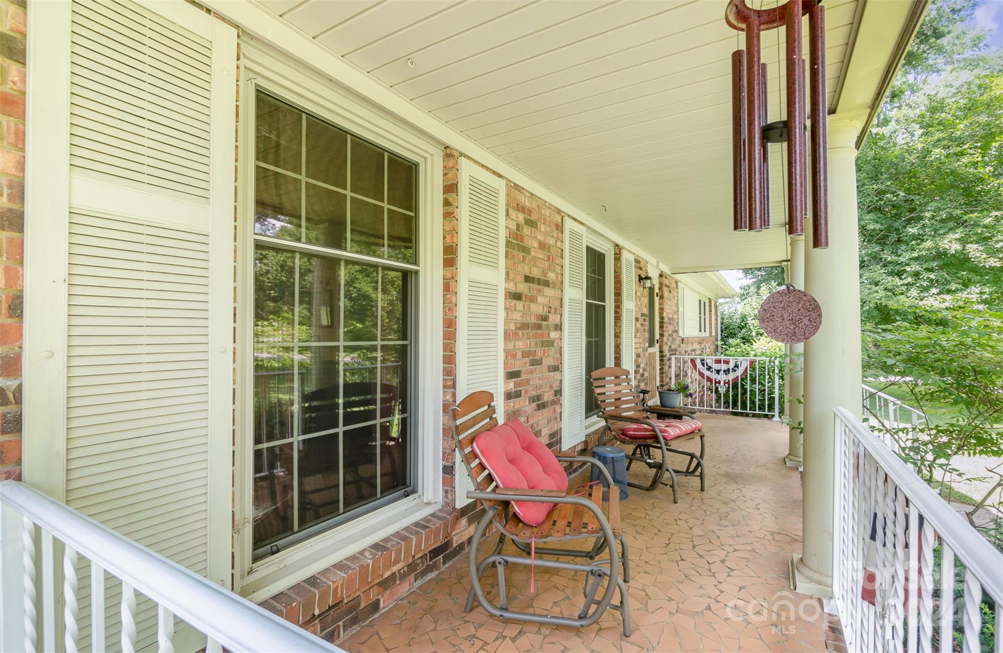107 N 10th Avenue