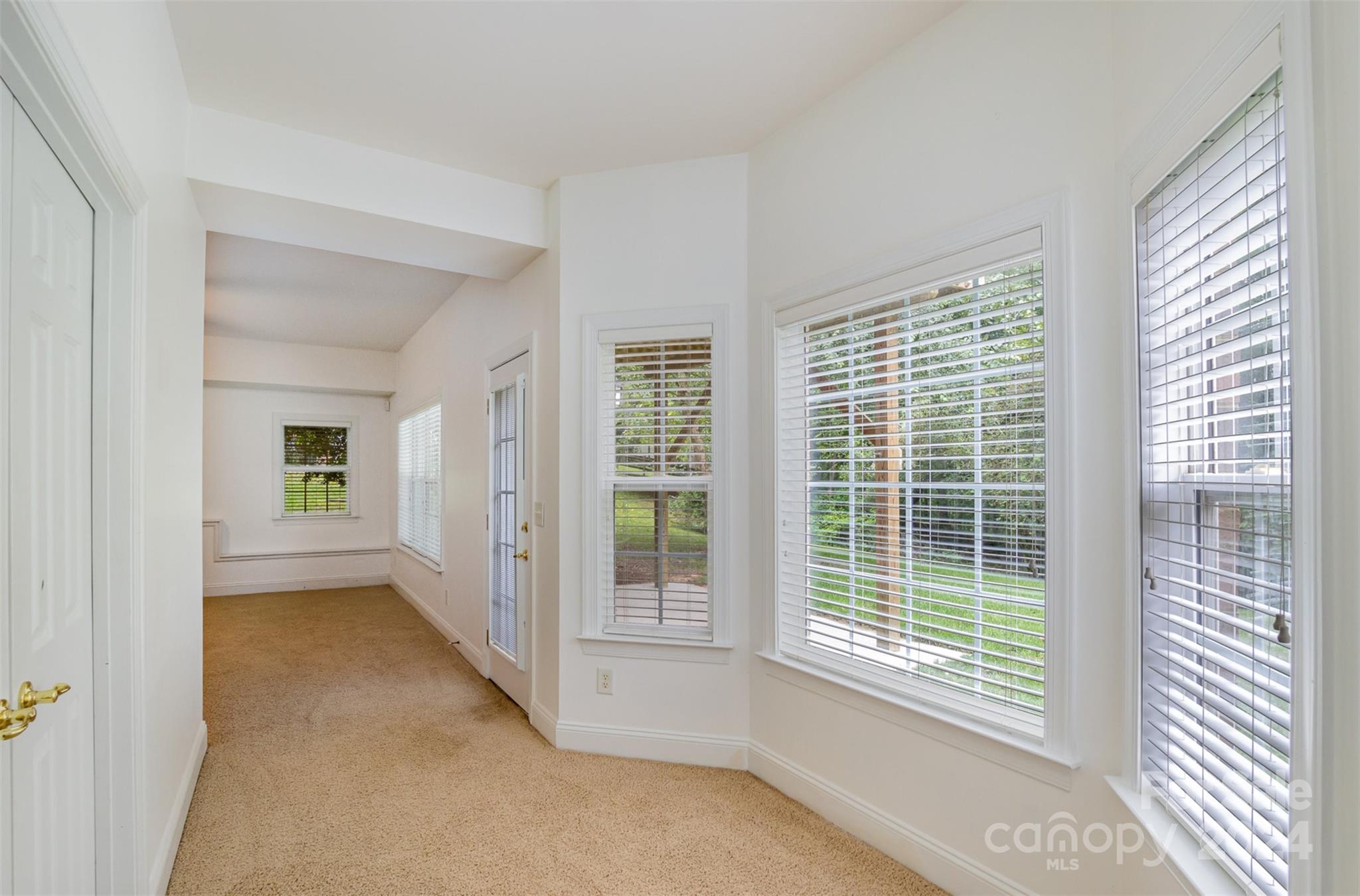 1013 Potters Bluff Road