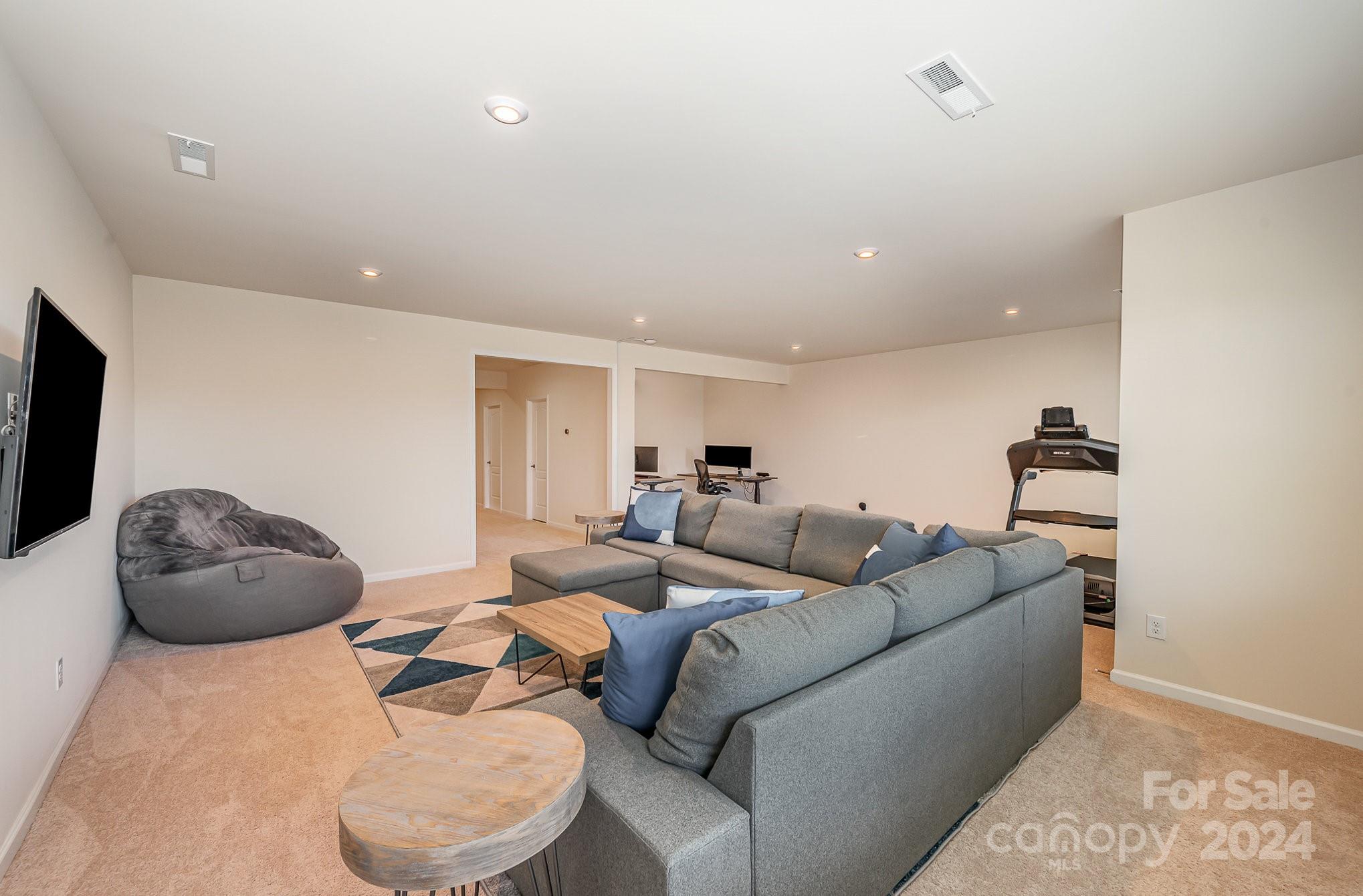 15785 Reynolds Drive