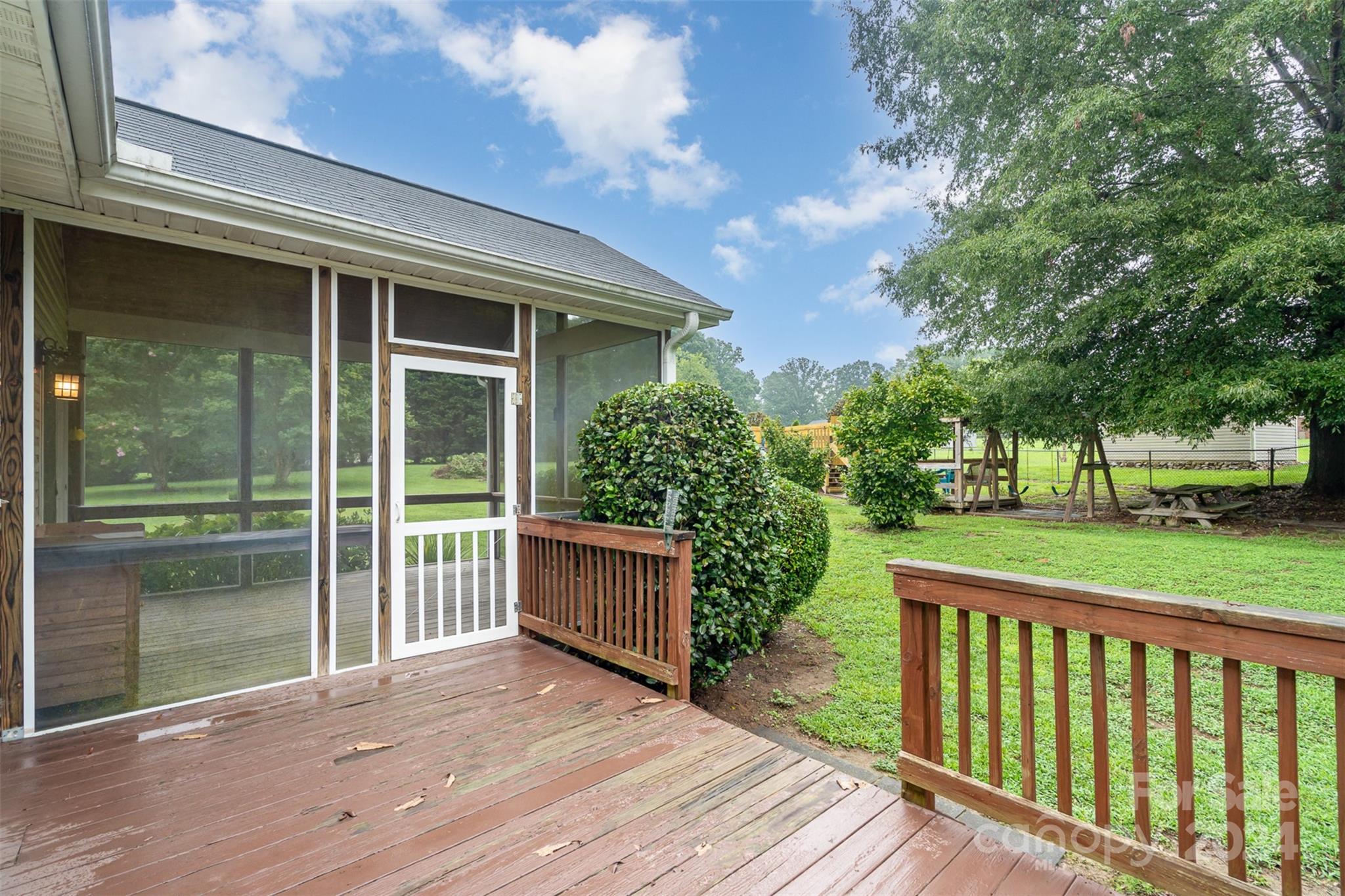 8714 E Meadow Ridge Road