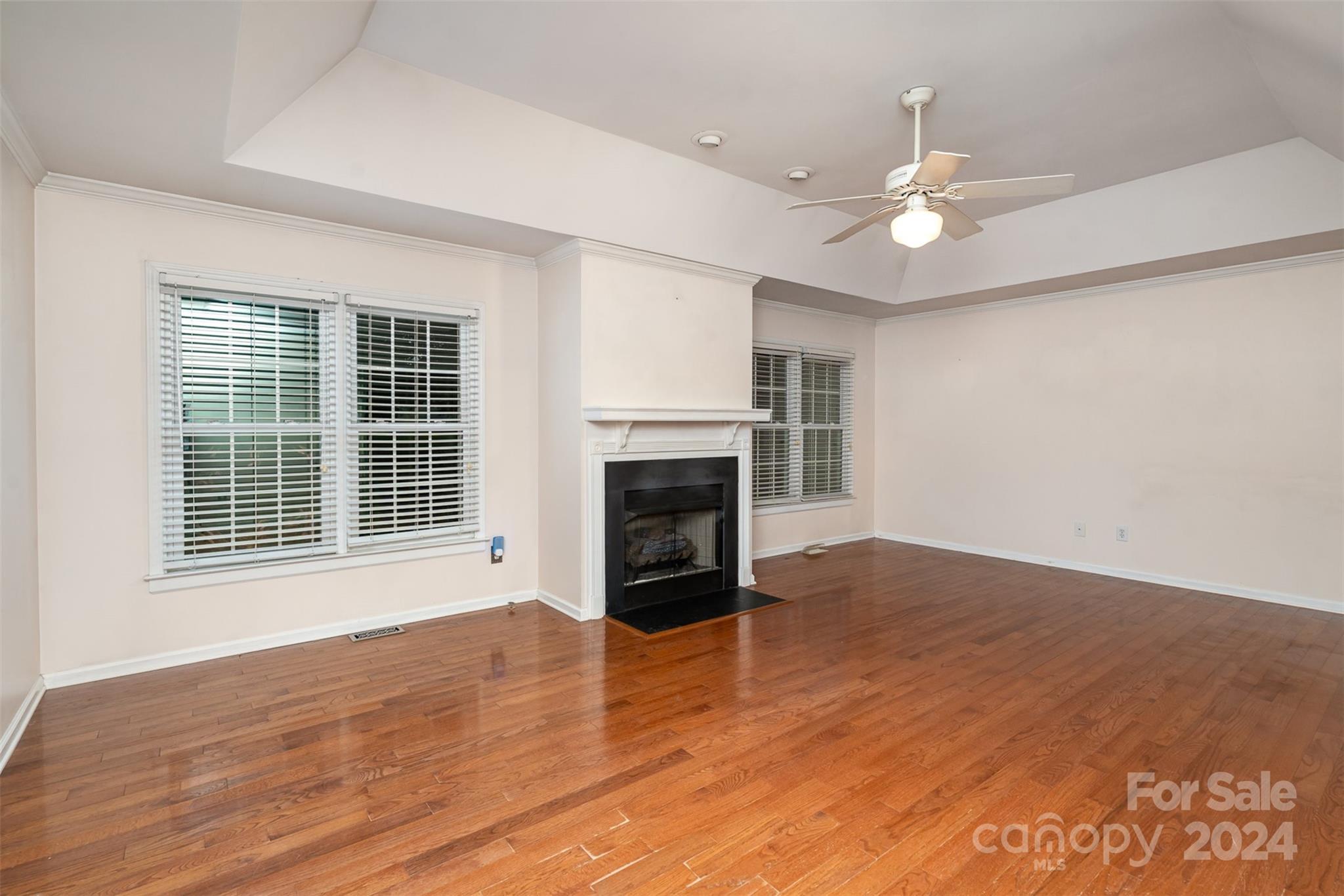 8714 E Meadow Ridge Road