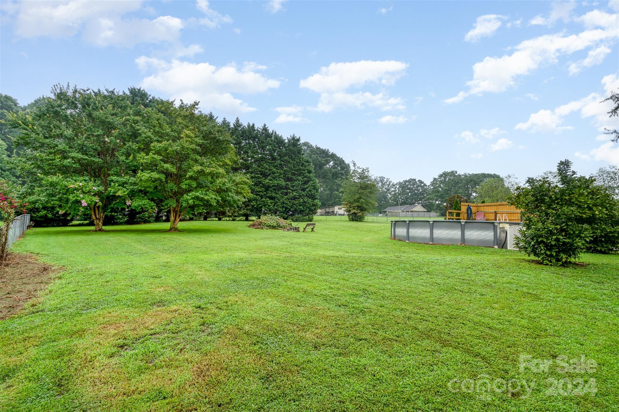 8714 E Meadow Ridge Road