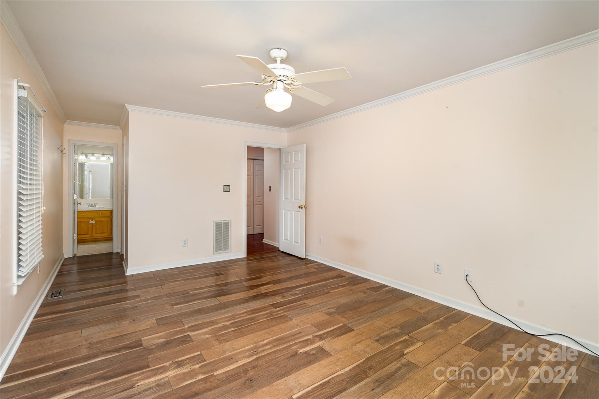 8714 E Meadow Ridge Road