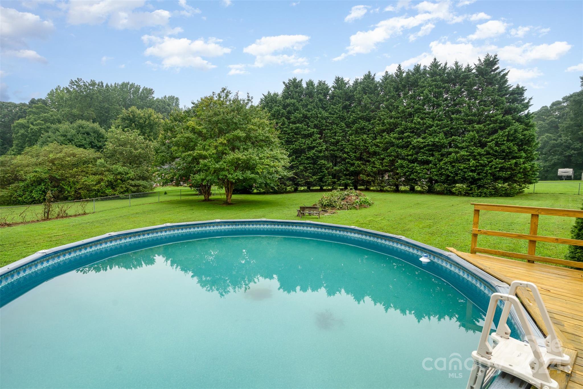 8714 E Meadow Ridge Road