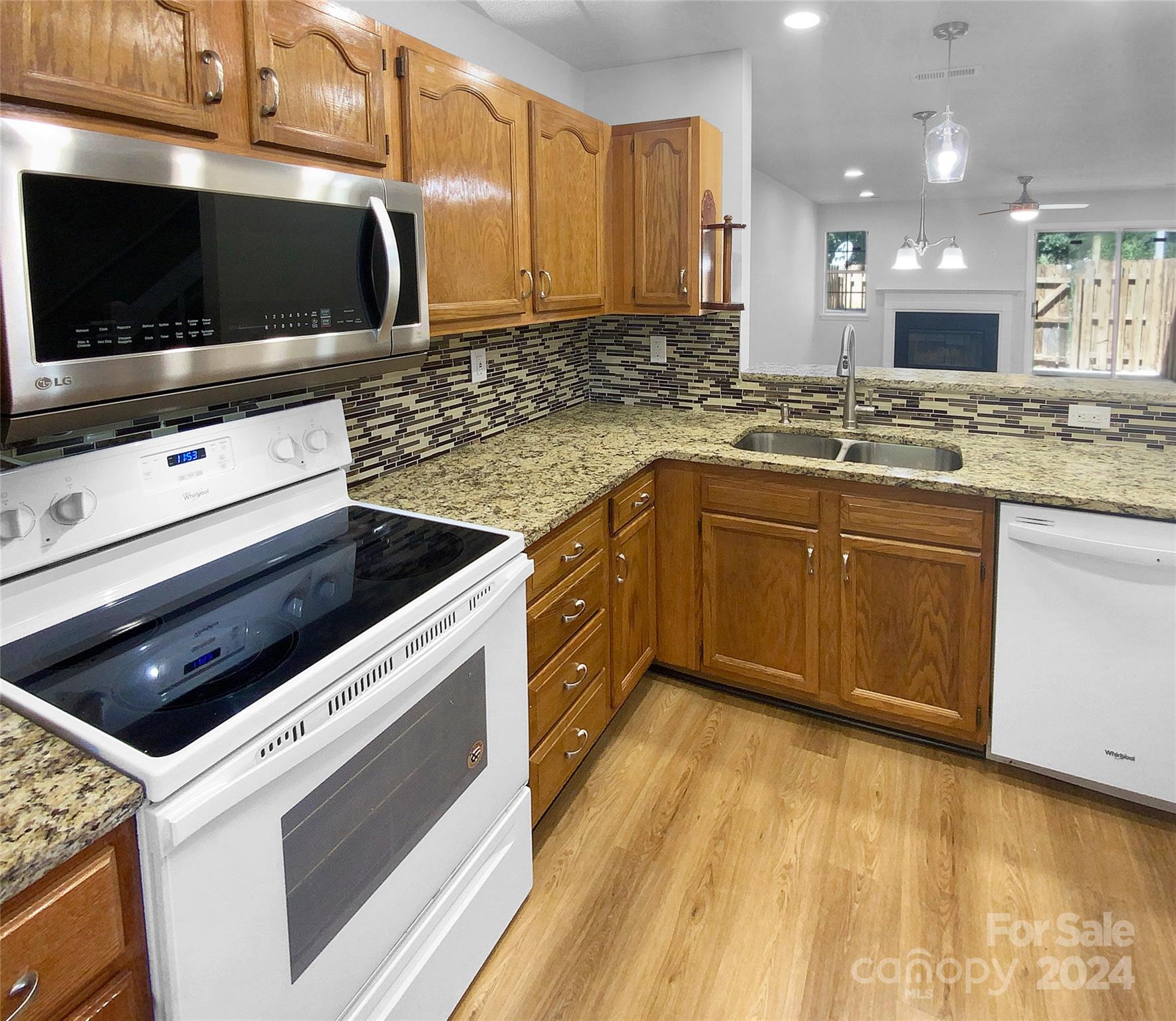 3824 Mosscroft Lane