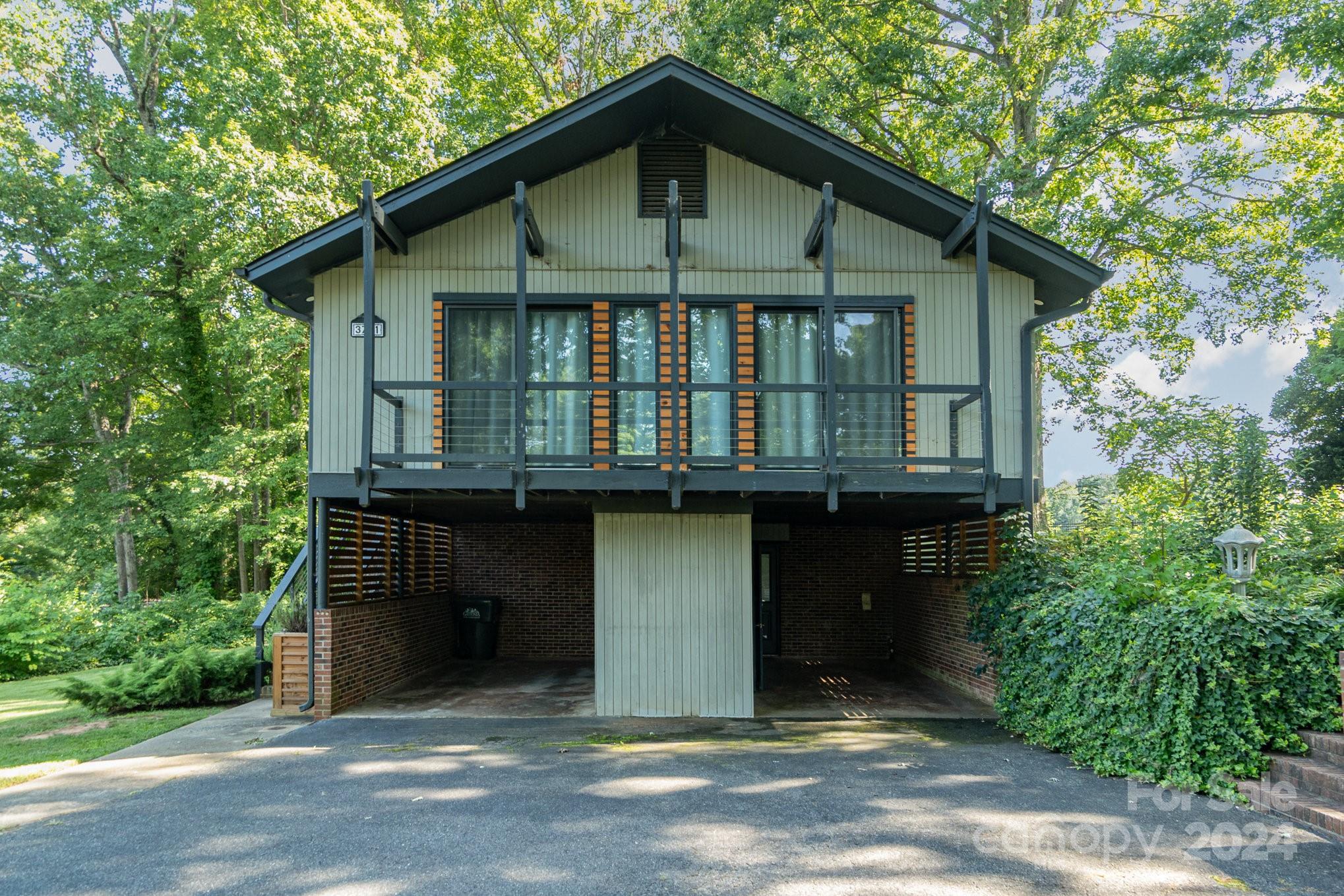 3701 Eaglebrook Drive