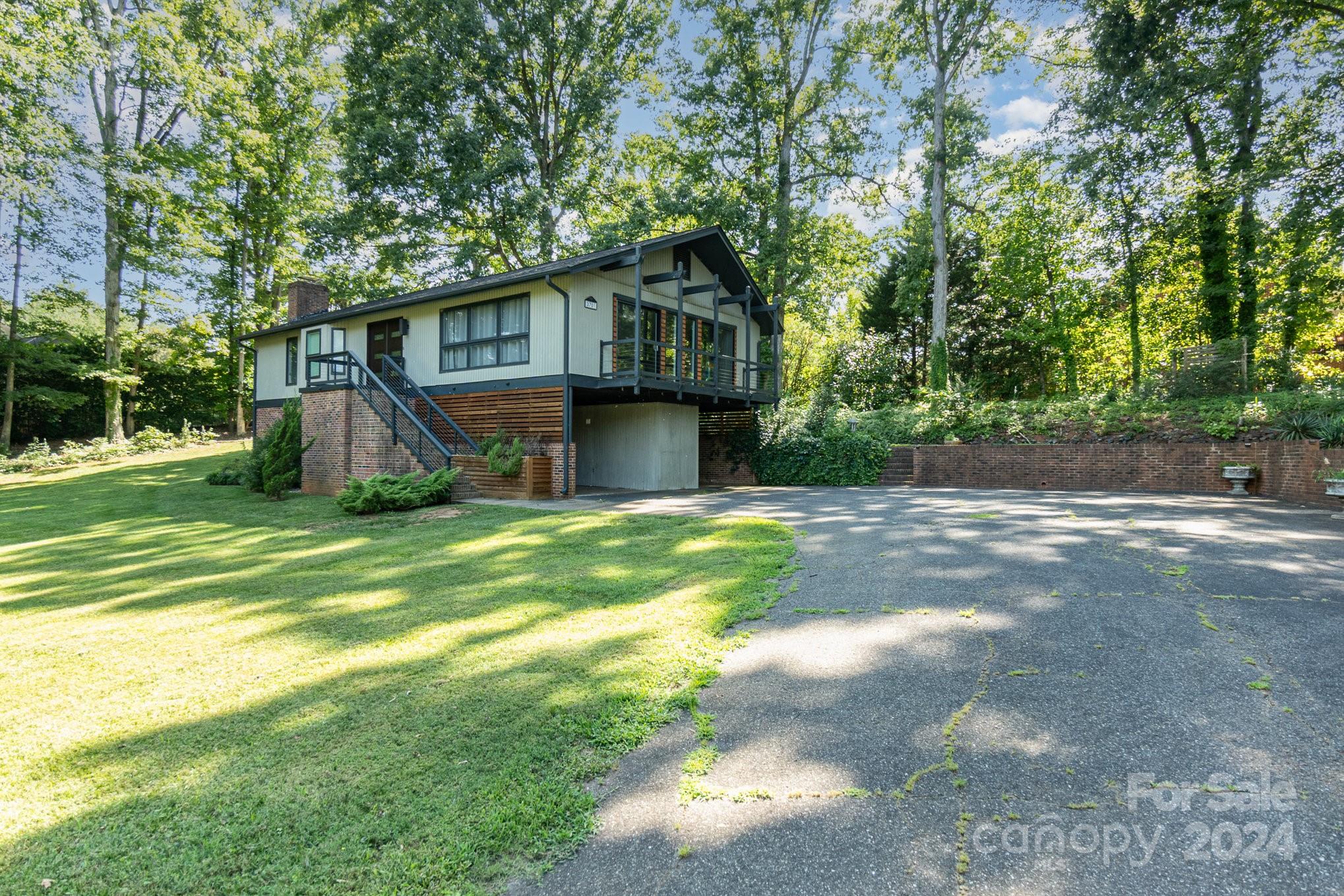 3701 Eaglebrook Drive