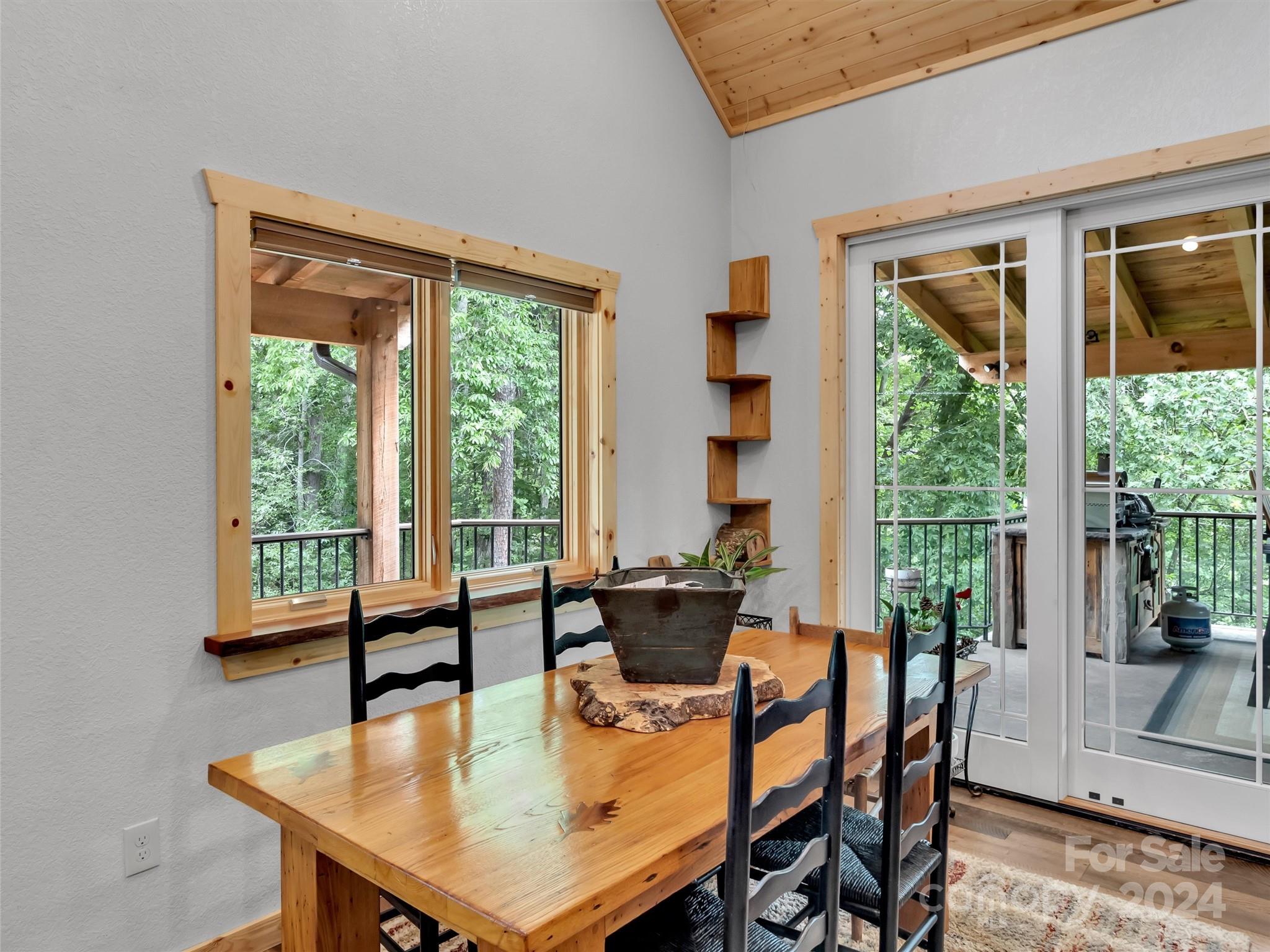 989 Ferguson Cove Loop