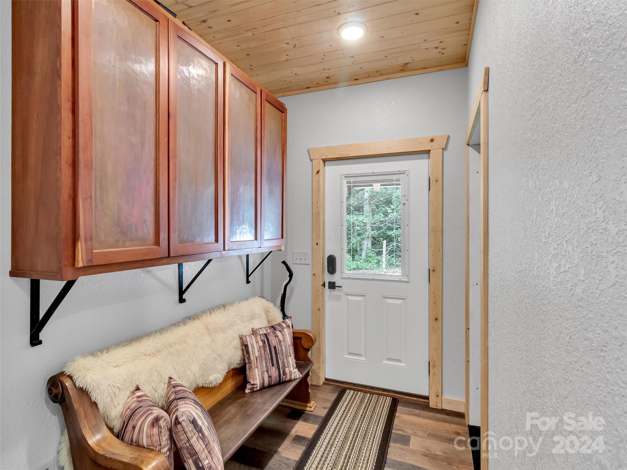 989 Ferguson Cove Loop