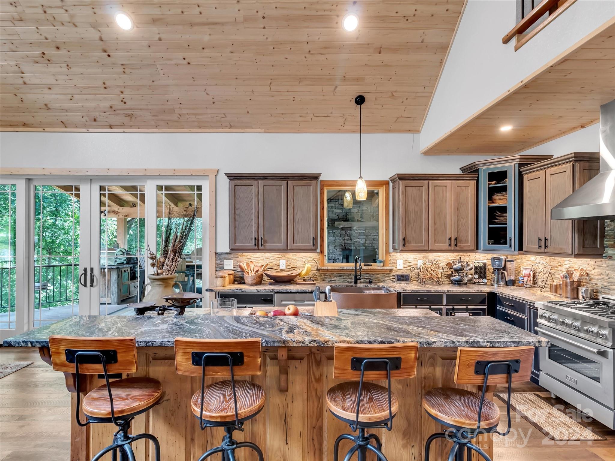 989 Ferguson Cove Loop