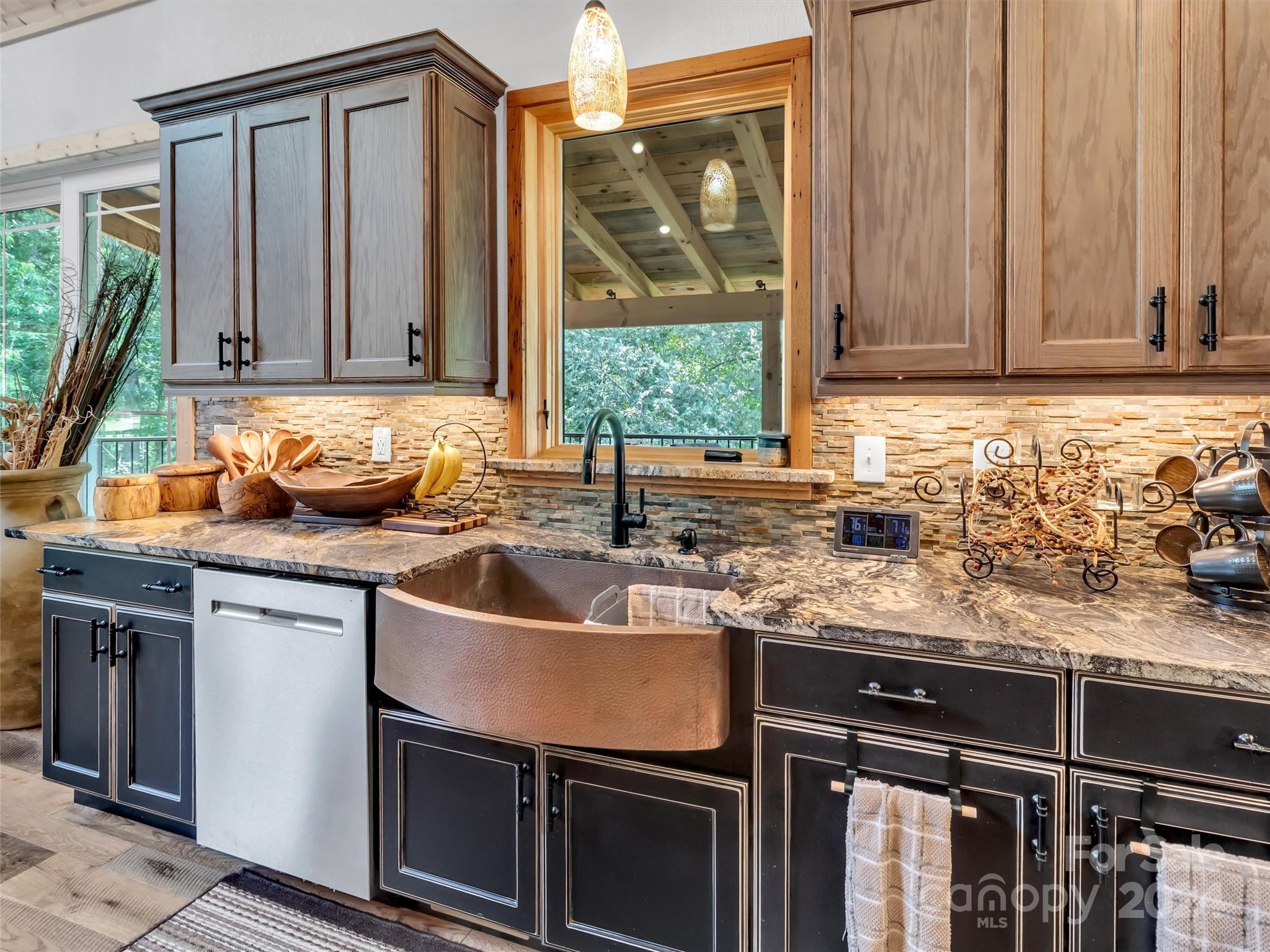 989 Ferguson Cove Loop