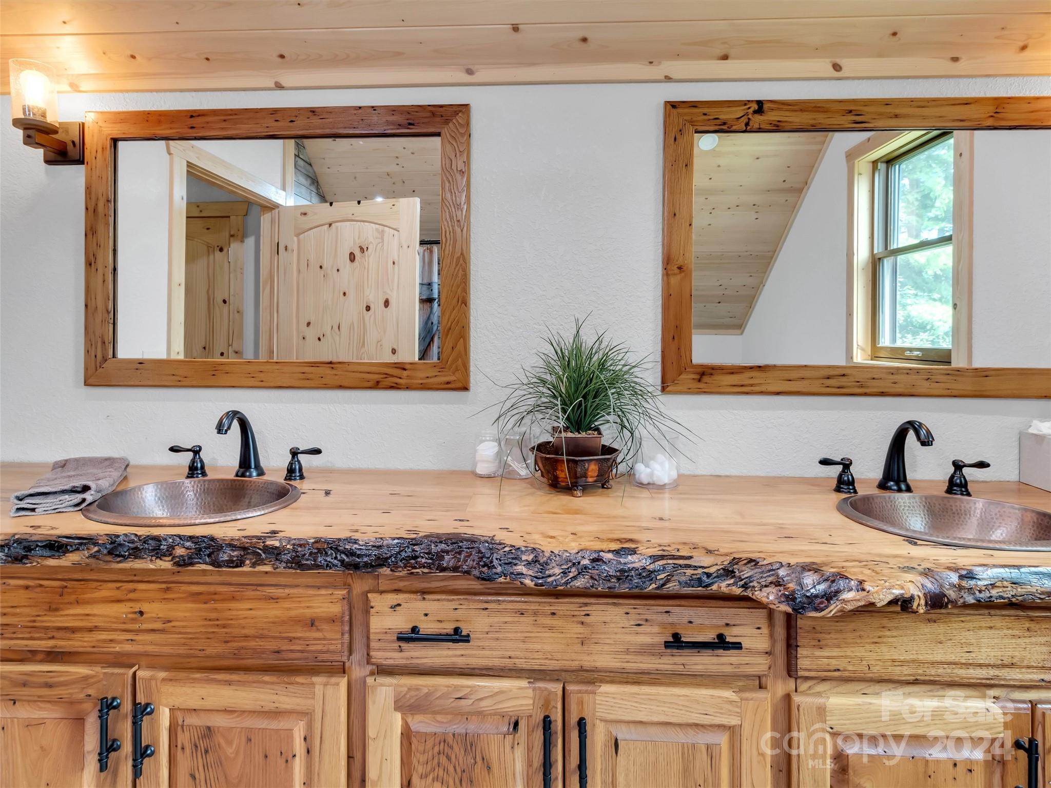 989 Ferguson Cove Loop