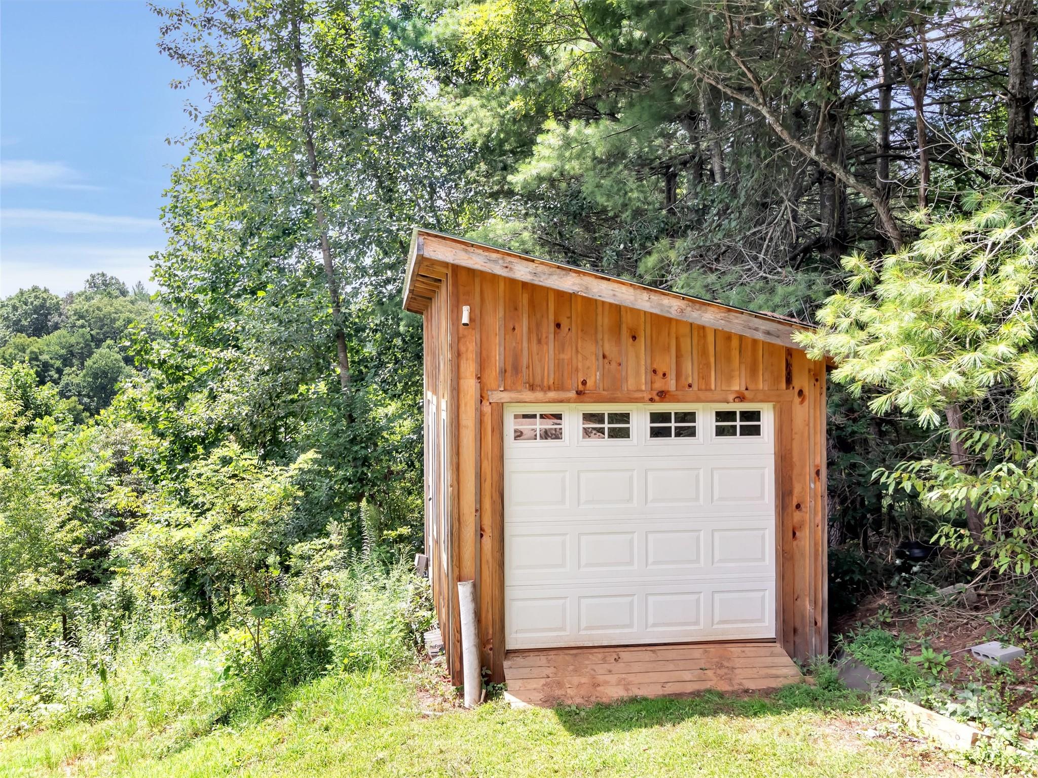 989 Ferguson Cove Loop