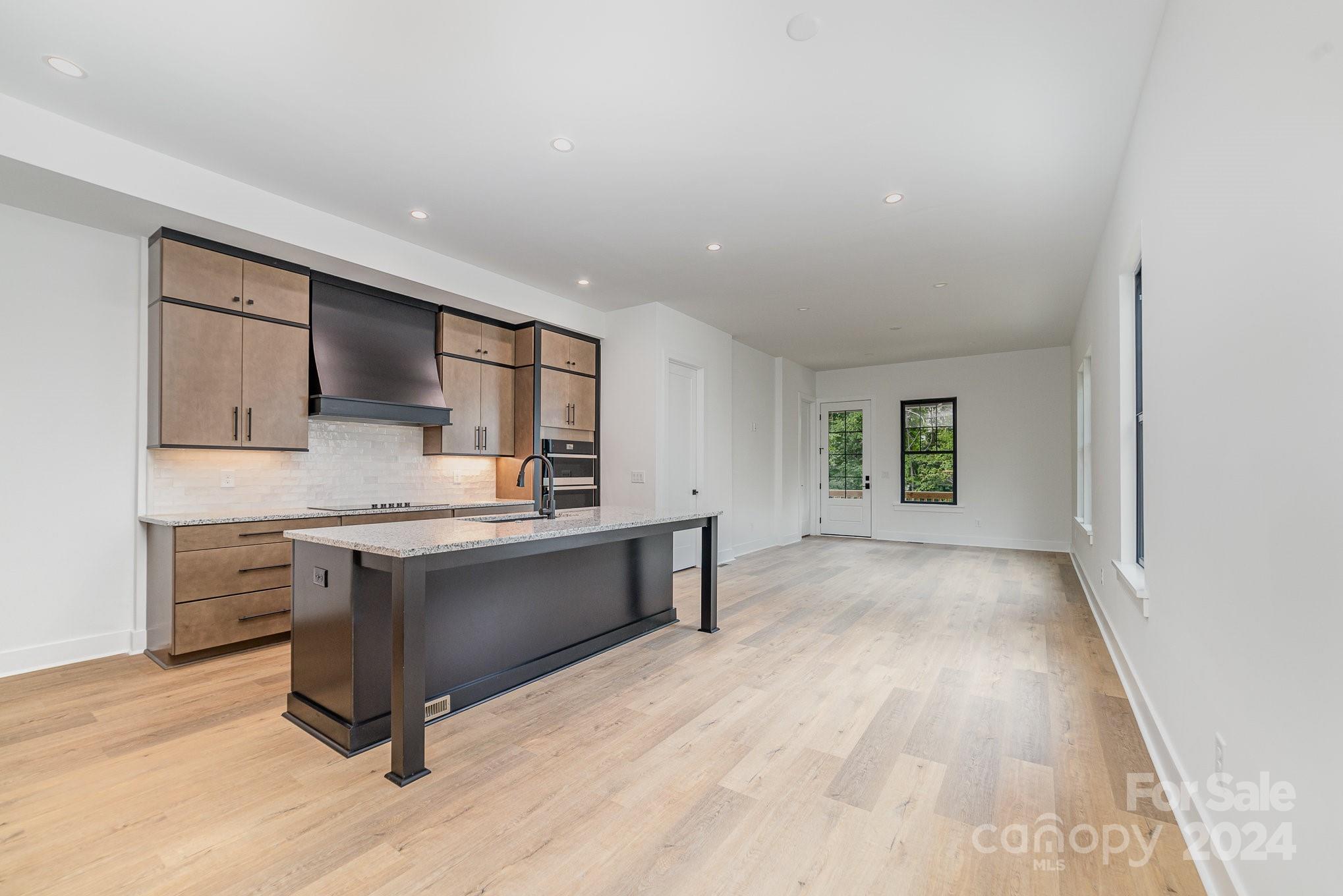 2112 Kirkwood Avenue